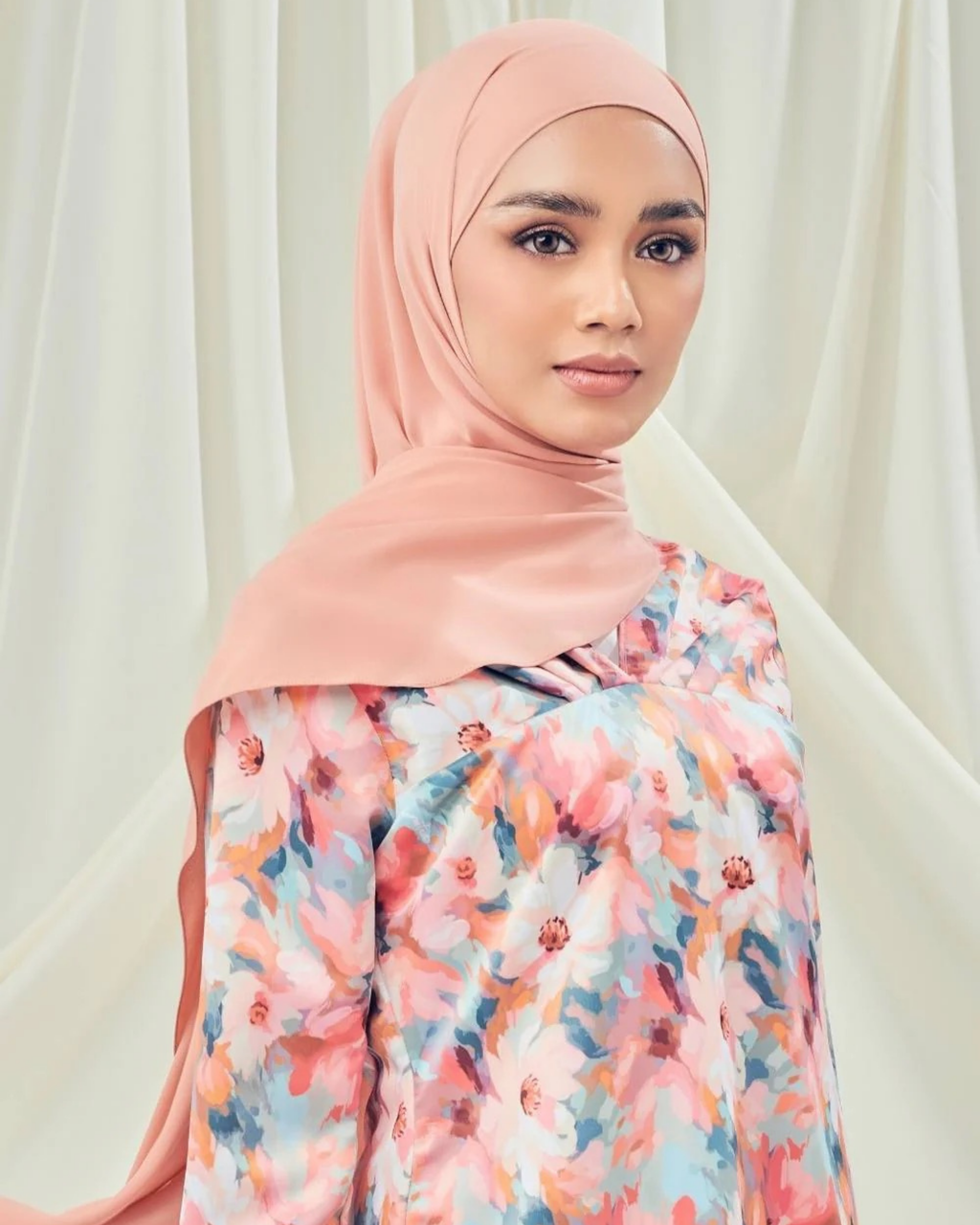 Petrascarves - Alyssa Basics Shawl (Coral)