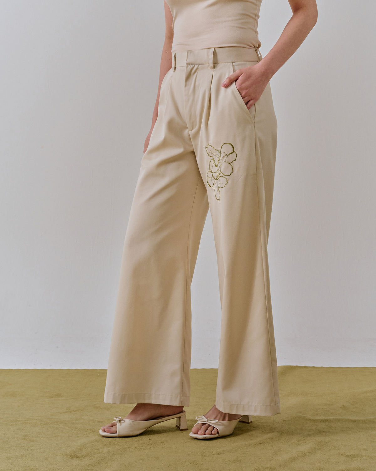 DEMI High-Waisted Pants - Butter Cream