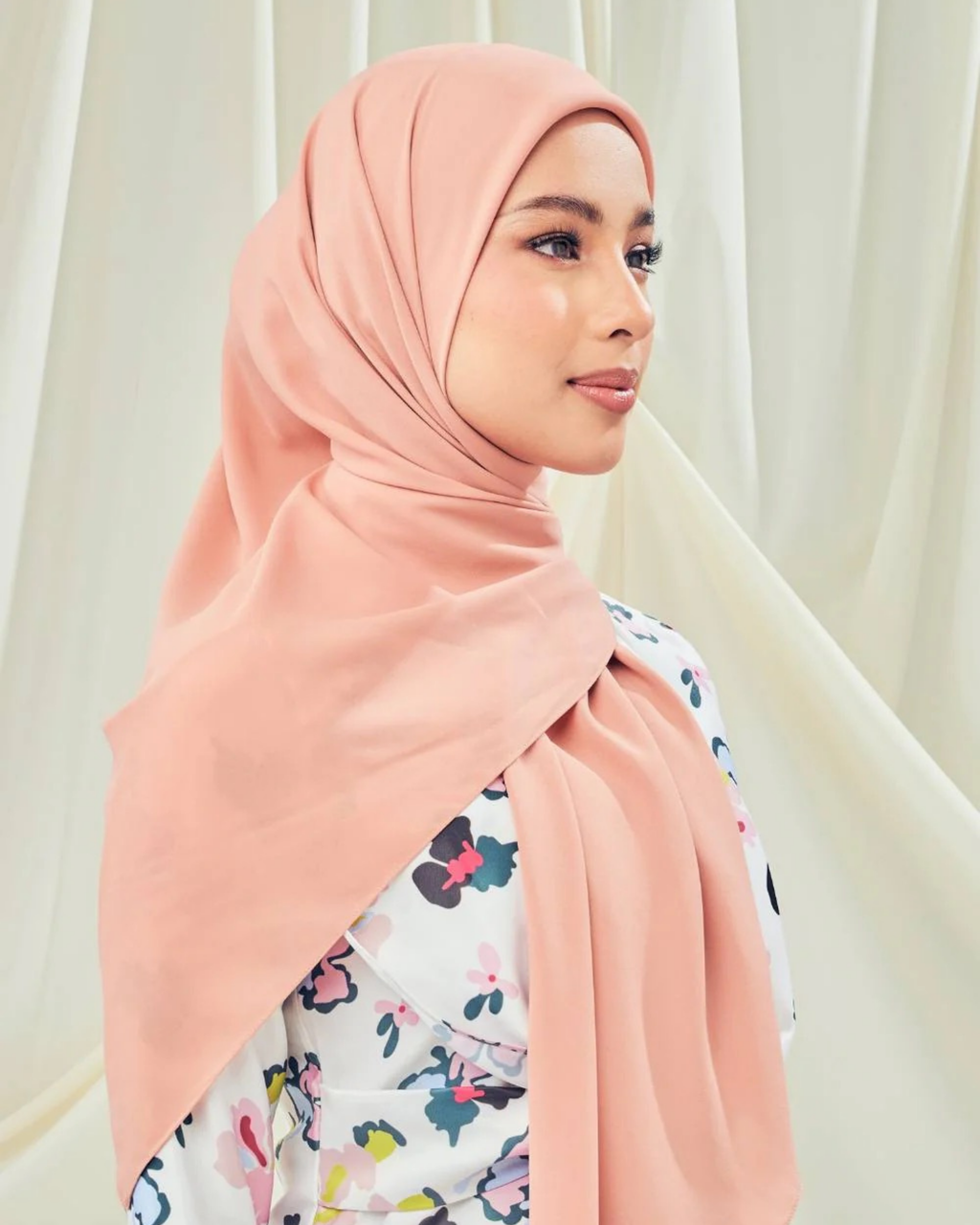 Petrascarves - Alyssa Basics Square (Coral)