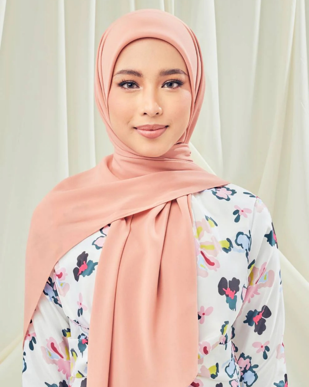 Petrascarves - Alyssa Basics Square (Coral)