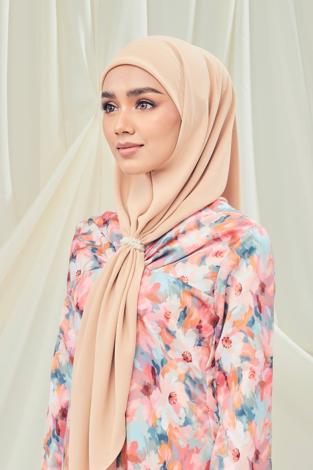 Petrascarves - Alyssa Basics Square (Nude)