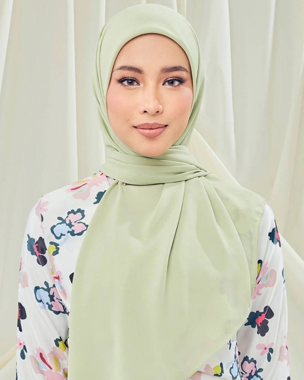 Petrascarves - Alyssa Basics Square (Apple Tea)