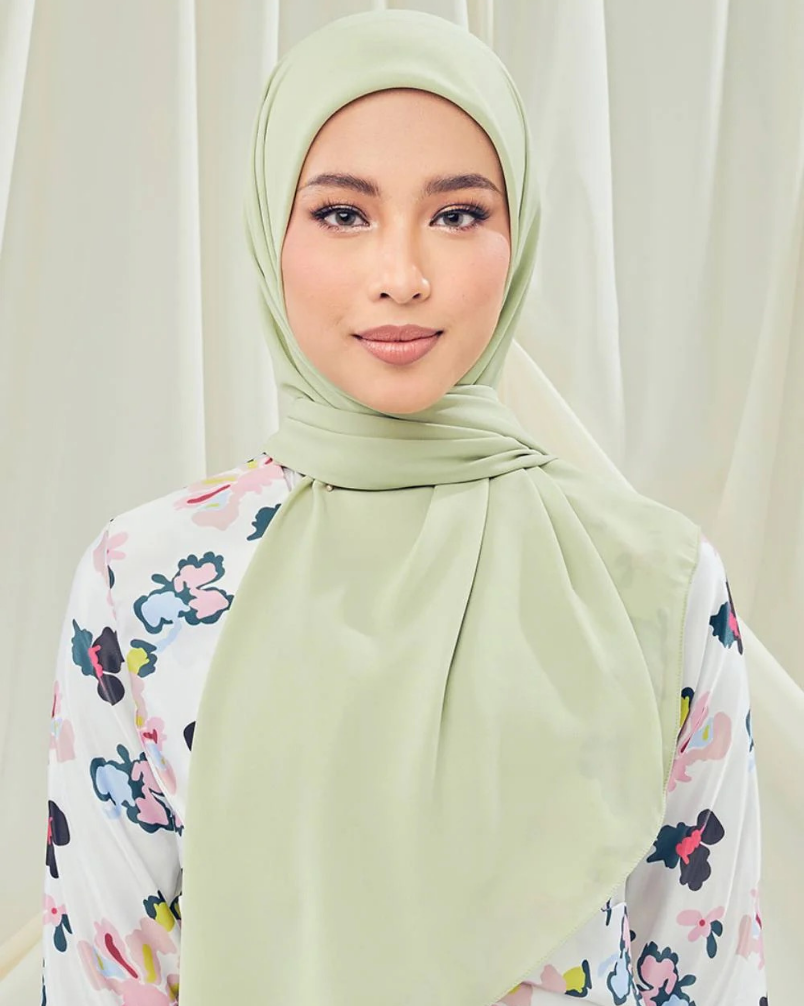 Petrascarves - Alyssa Basics Square (Apple Tea)