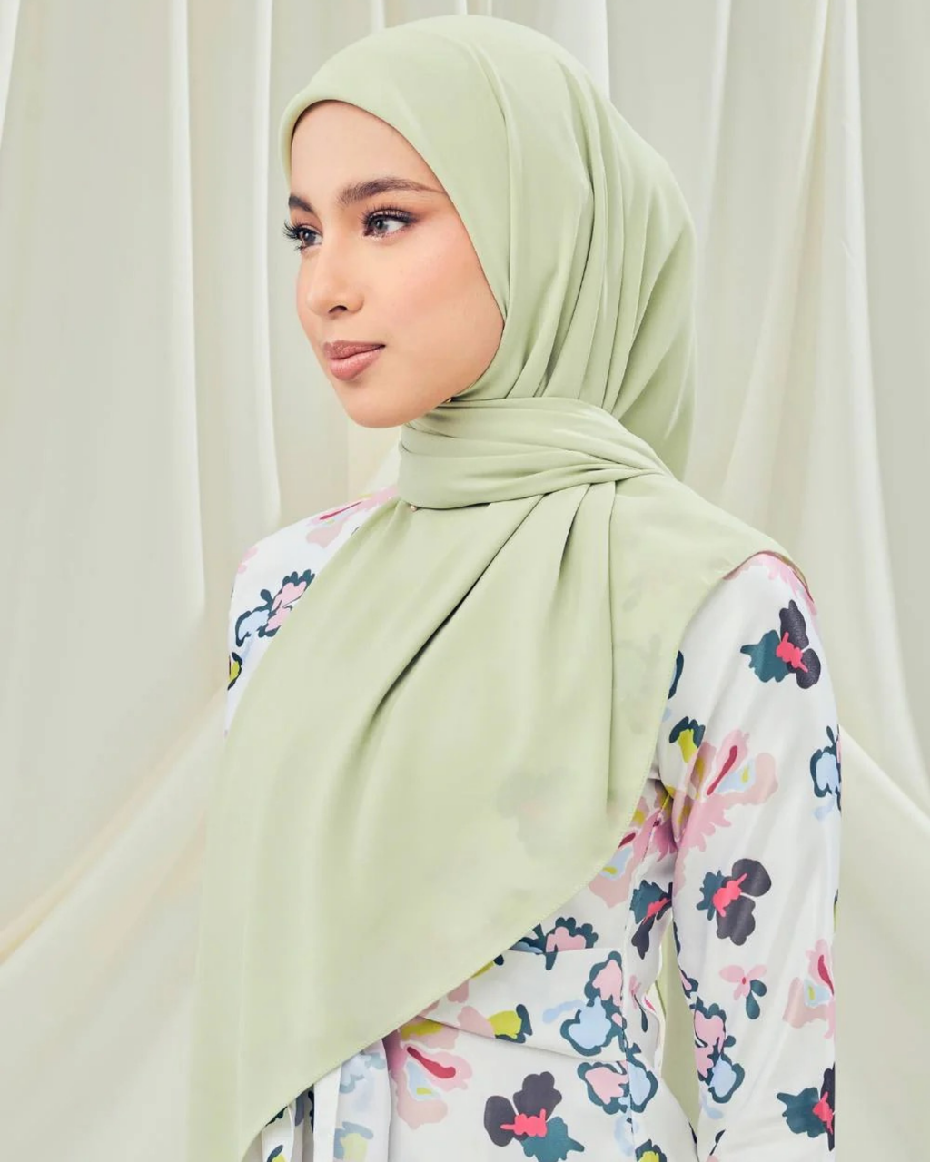 Petrascarves - Alyssa Basics Square (Apple Tea)