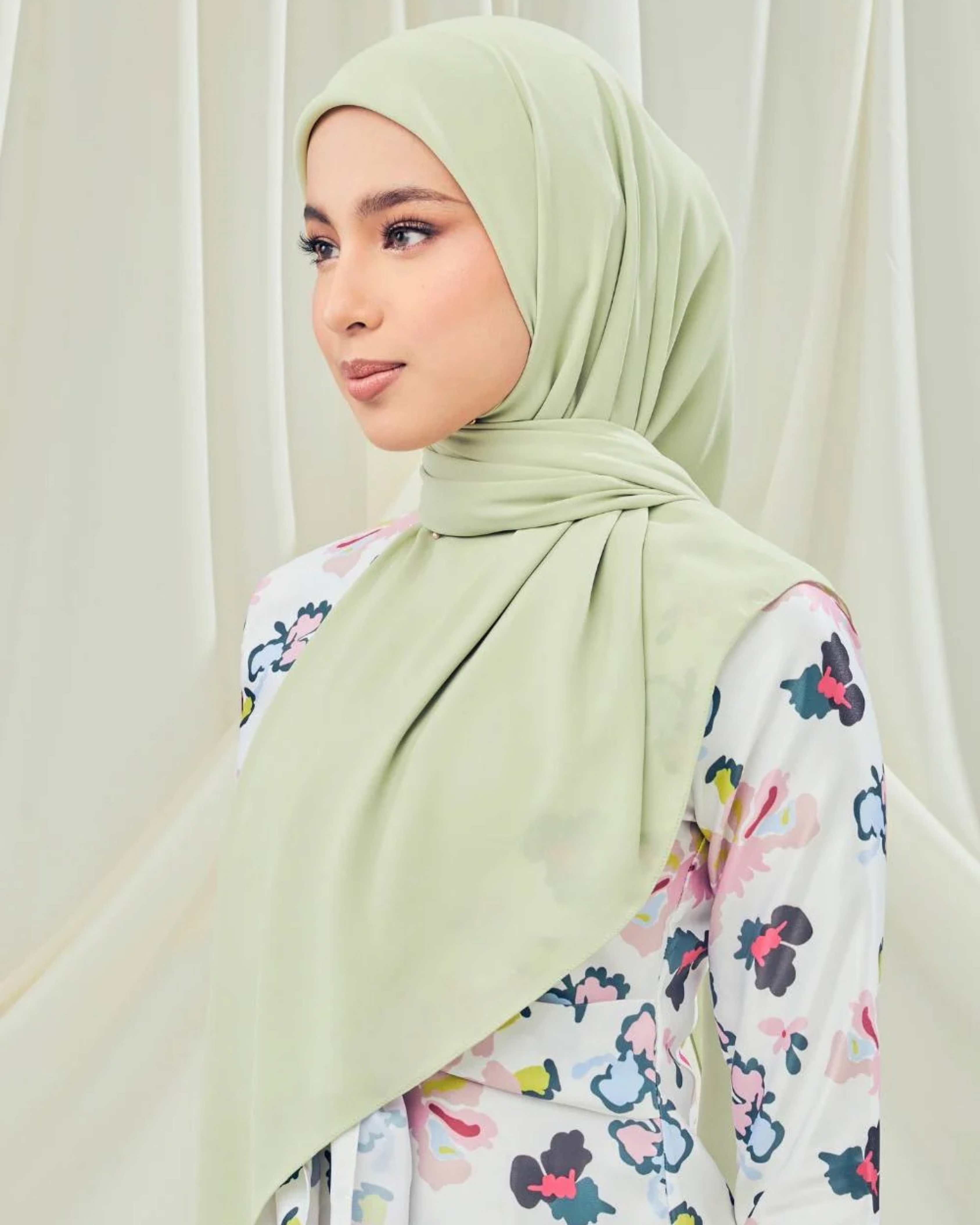 Petrascarves - Alyssa Basics Square (Apple Tea)