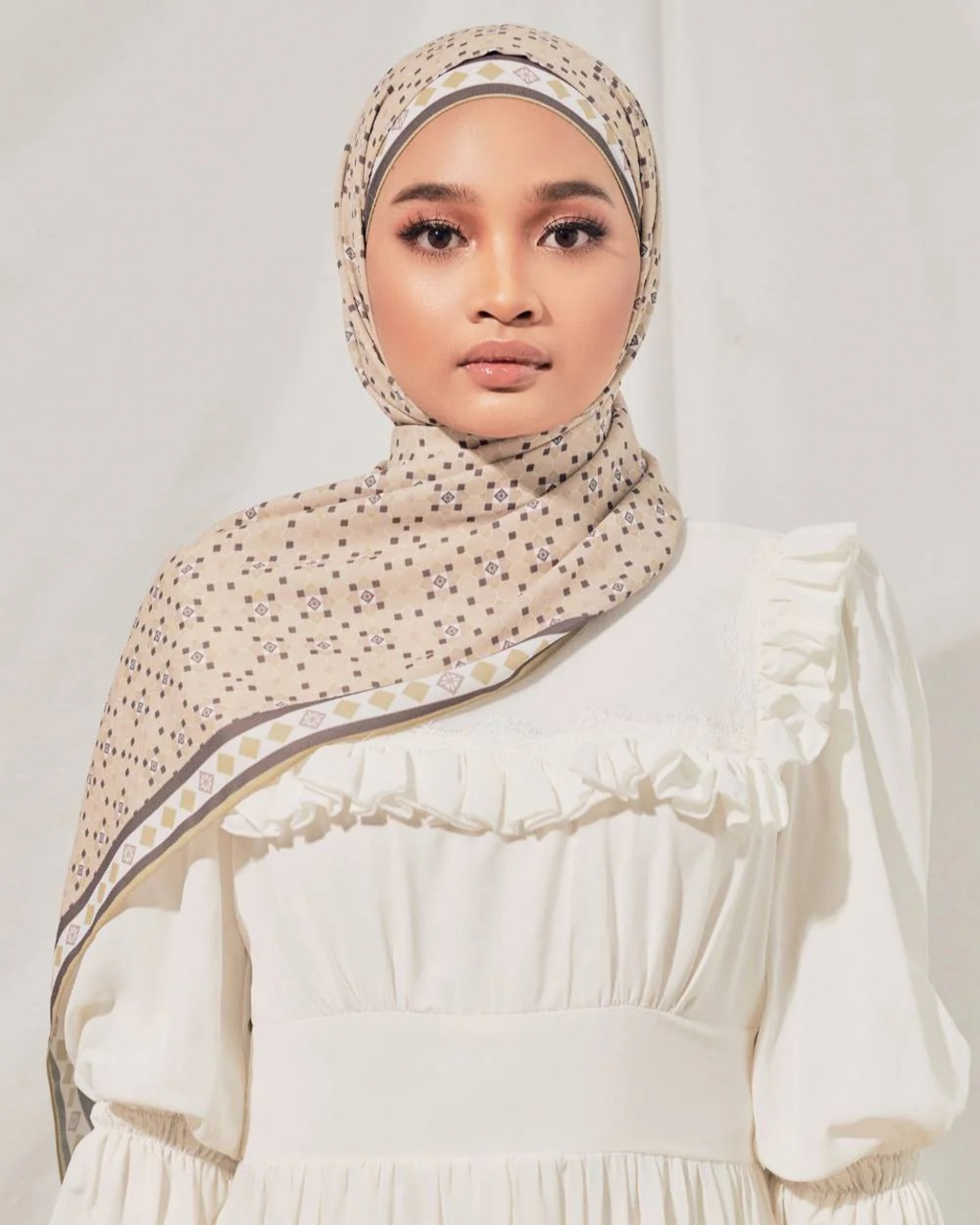 Petrascarves X Syfqhakmr Collection Shawl - Moss Green