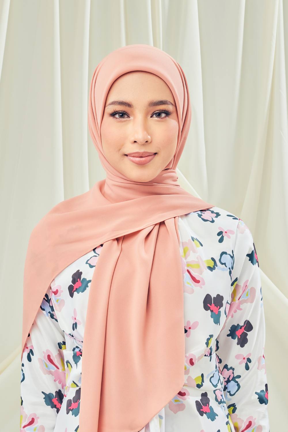 Petrascarves - Alyssa Basics Square (Coral)
