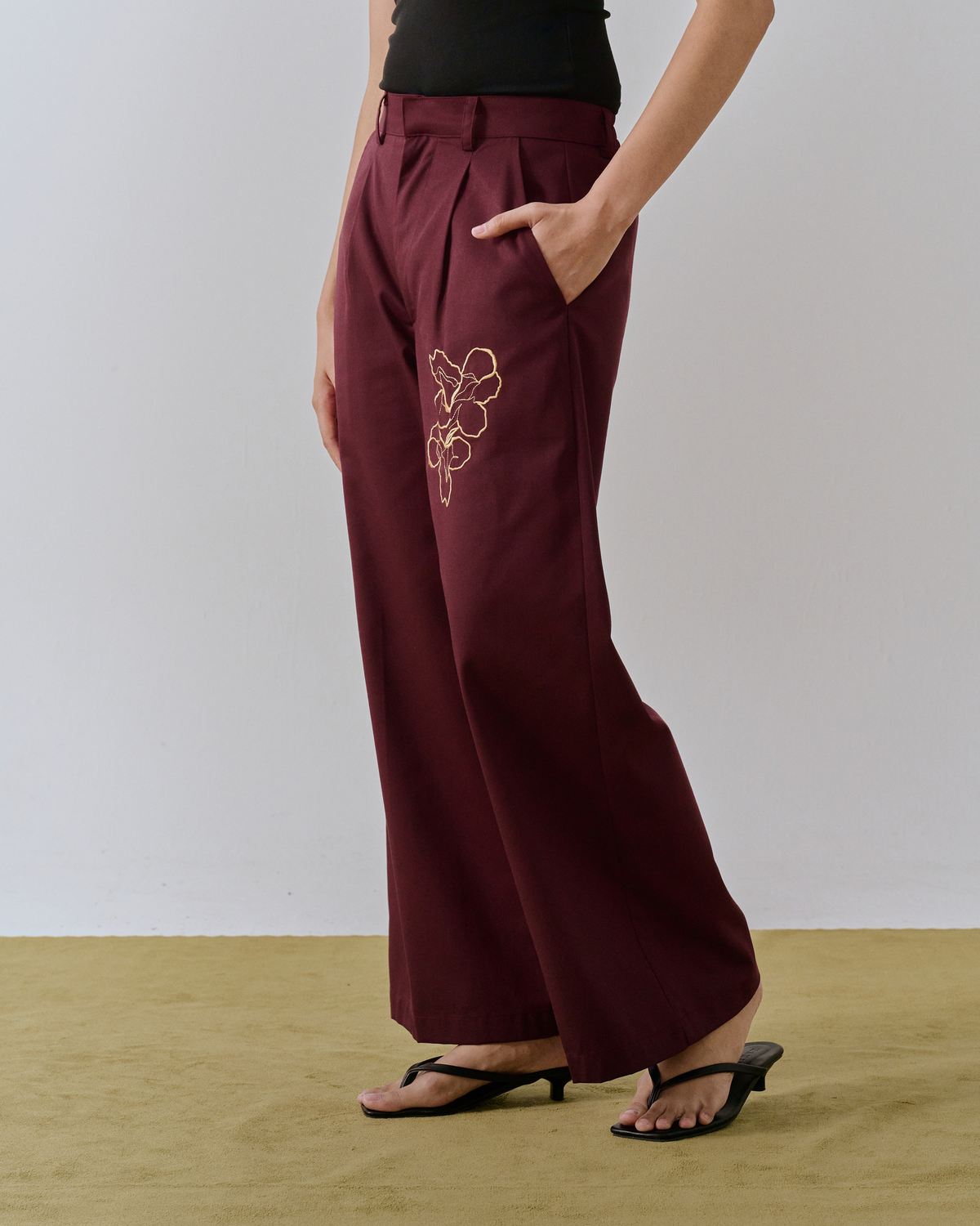 DEMI High-Waisted Pants - Maroon