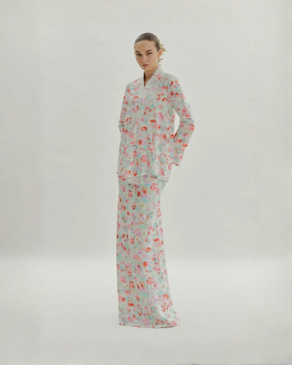 Diyanah Lace Mini Kurung