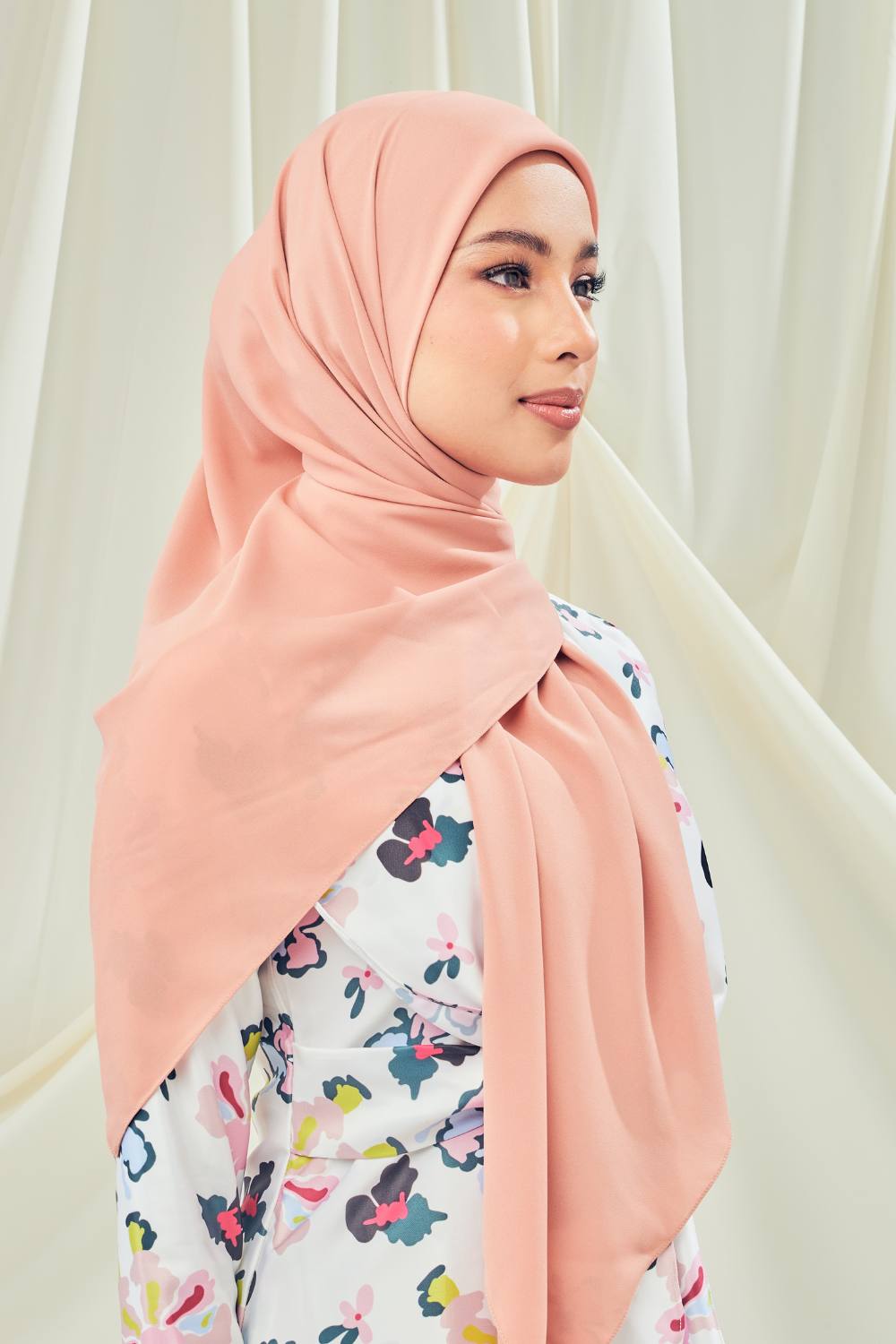 Petrascarves - Alyssa Basics Square (Coral)