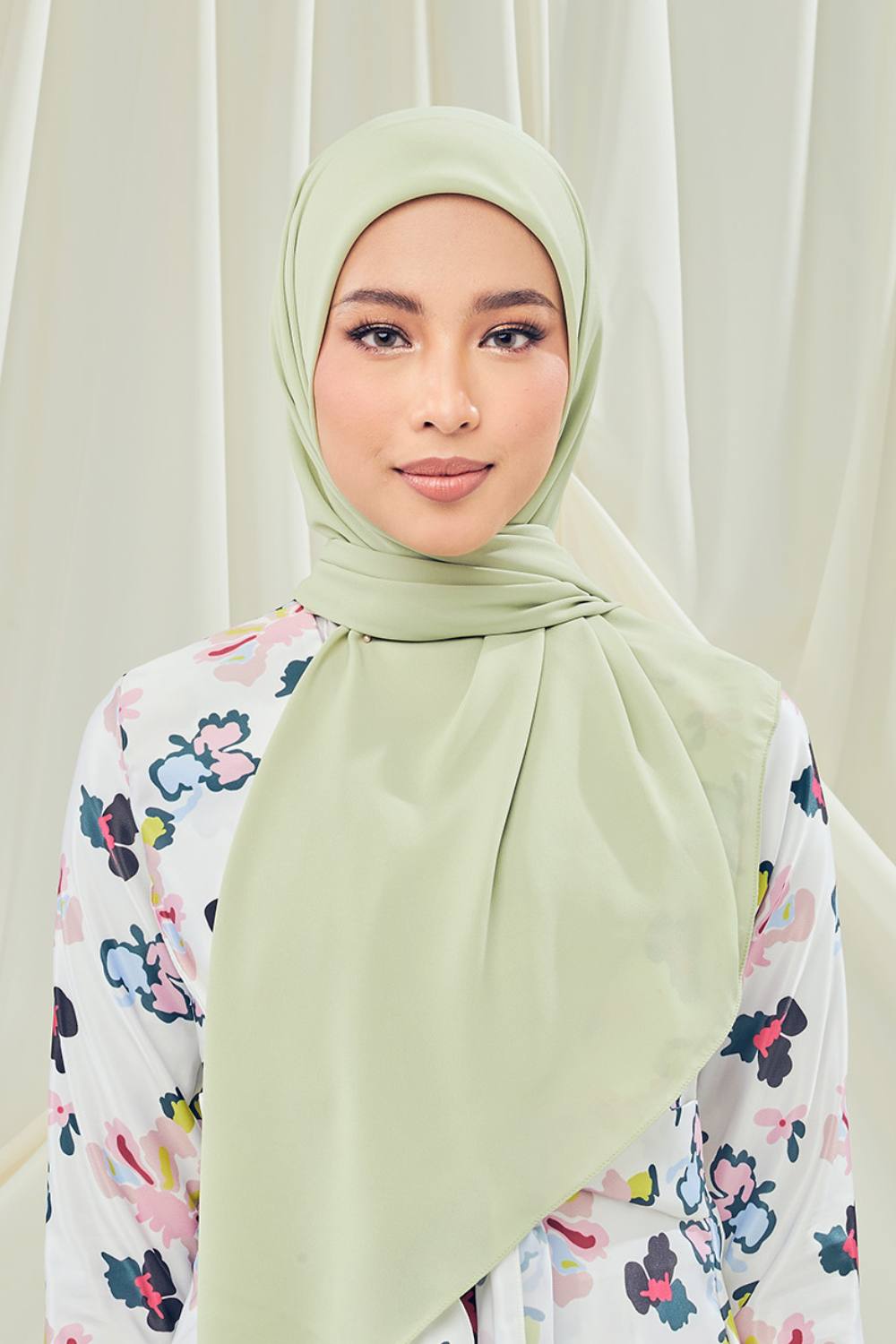 Petrascarves - Alyssa Basics Square (Apple Tea)