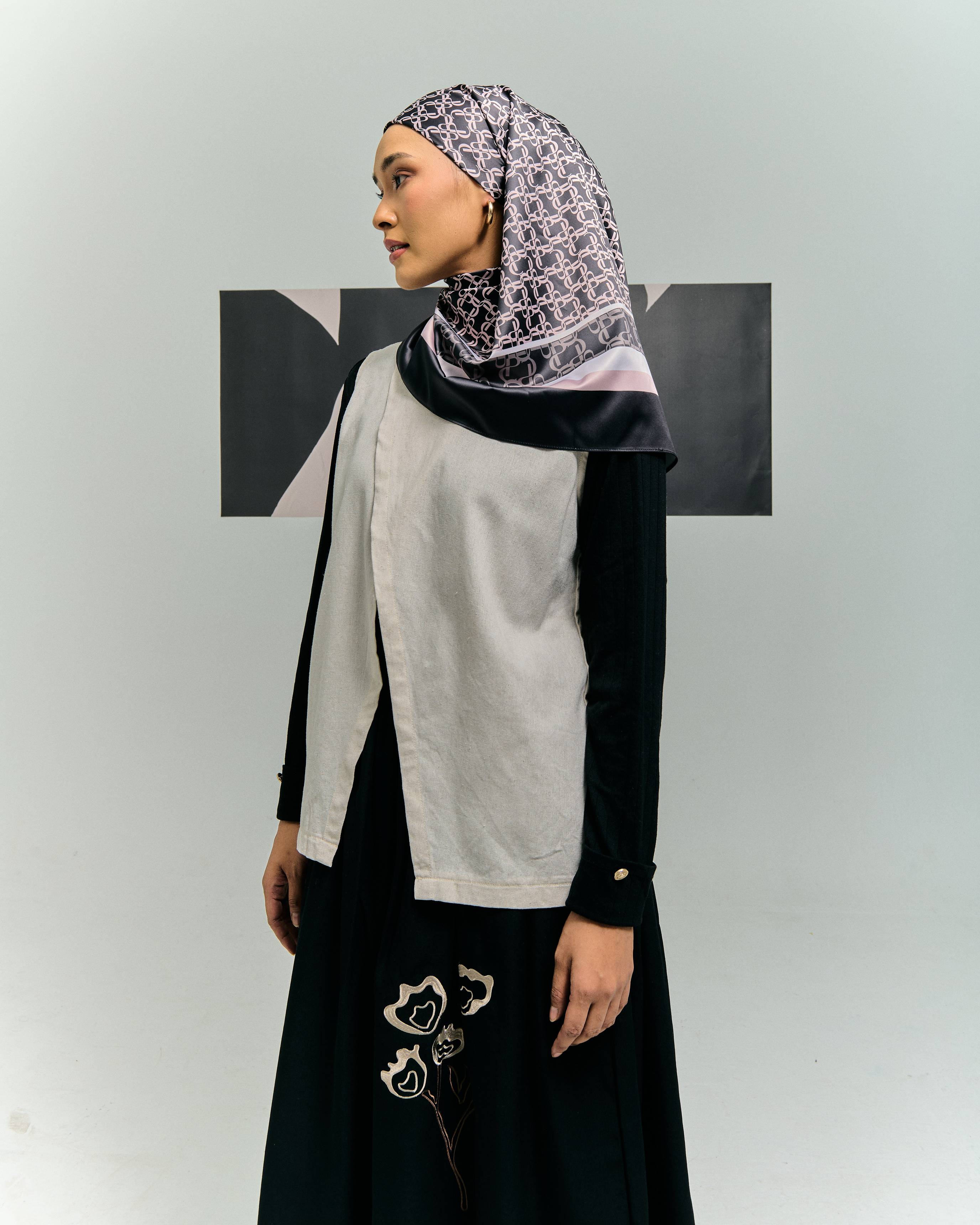 The Signature Monogram - Noir Black