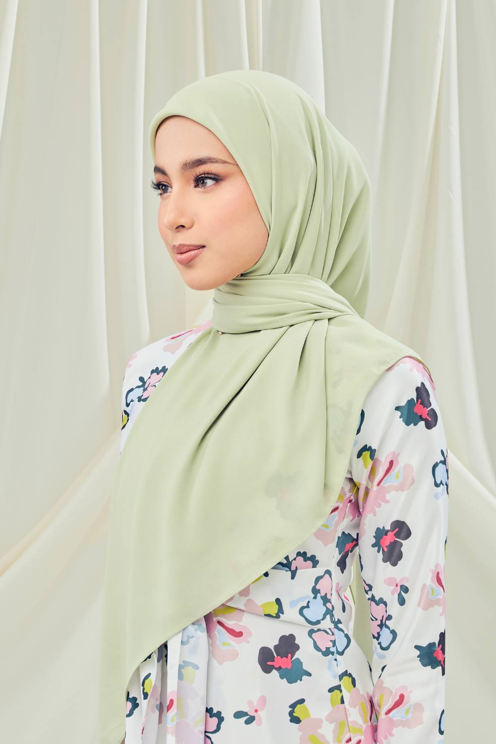 Petrascarves - Alyssa Basics Square (Apple Tea)