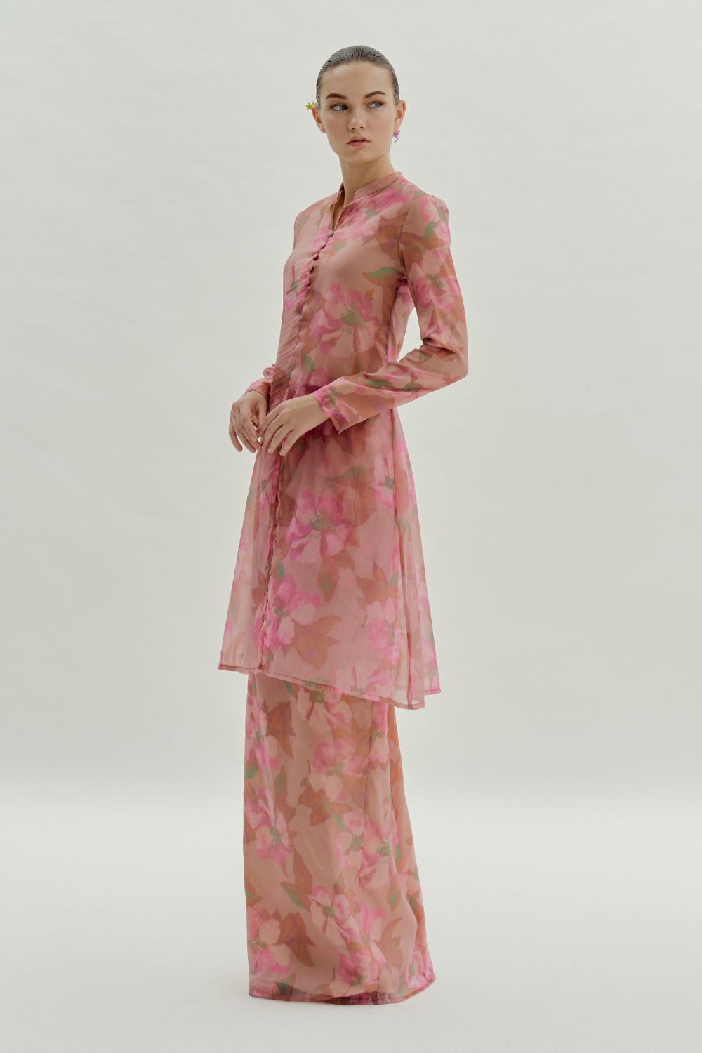 Roselyn Organza Kurung Pahang