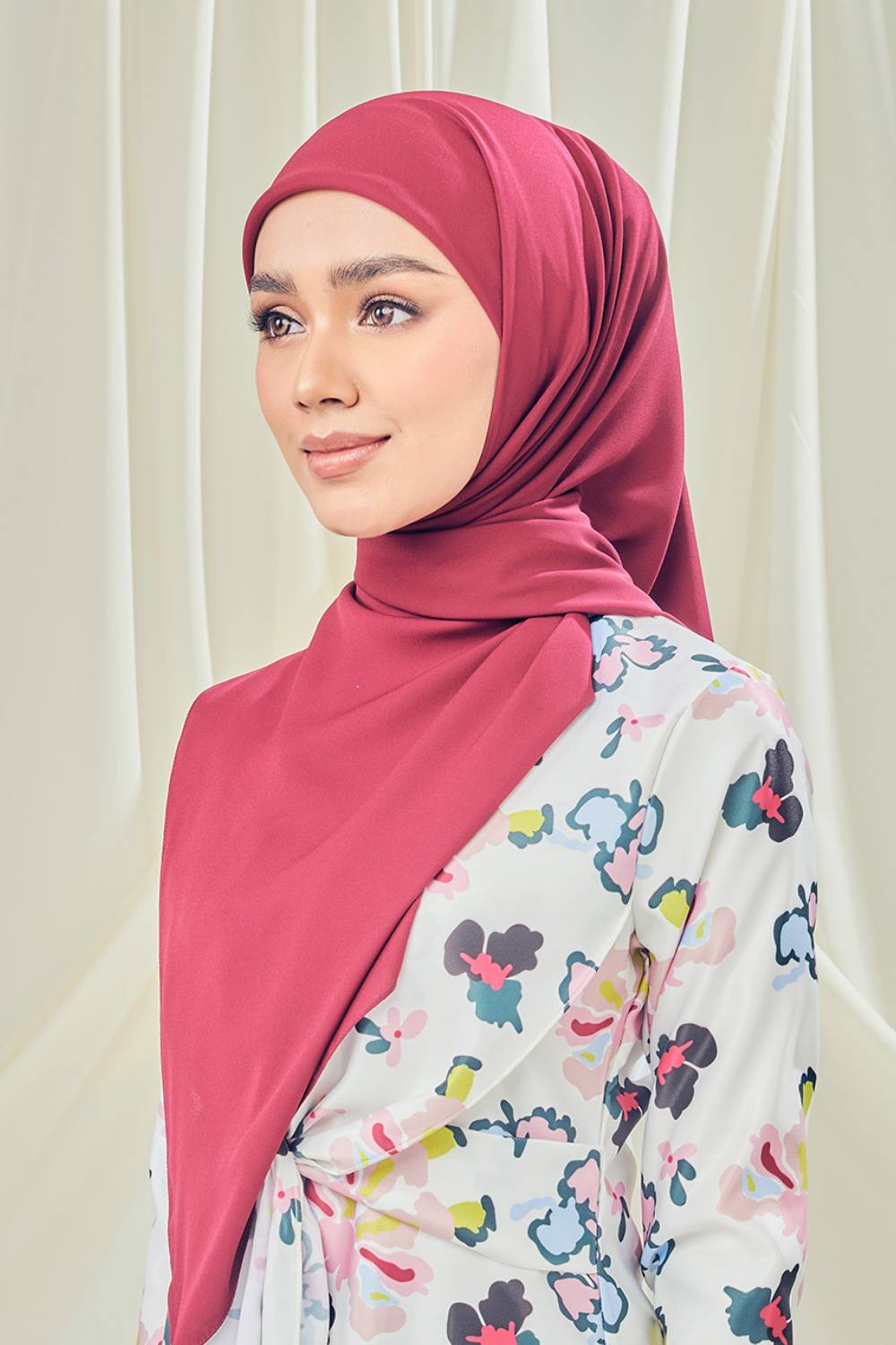 Petrascarves - Alyssa Basics Square (Scarlet)