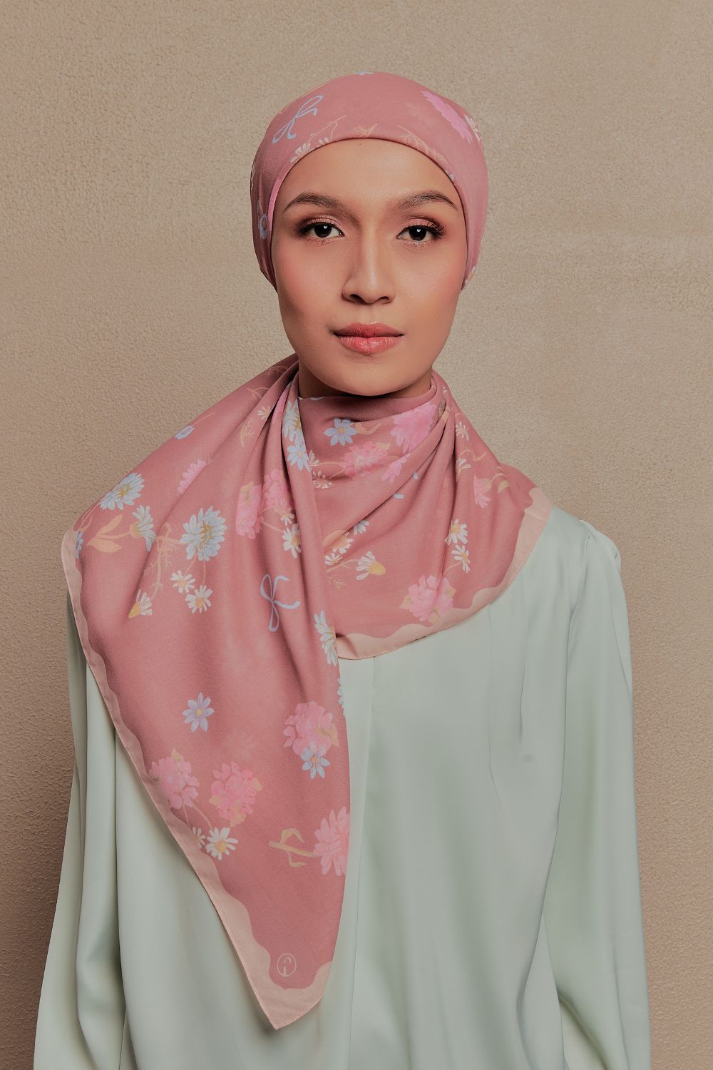Petrascarves - Everbloome Collection Cotton Square (Crimson)