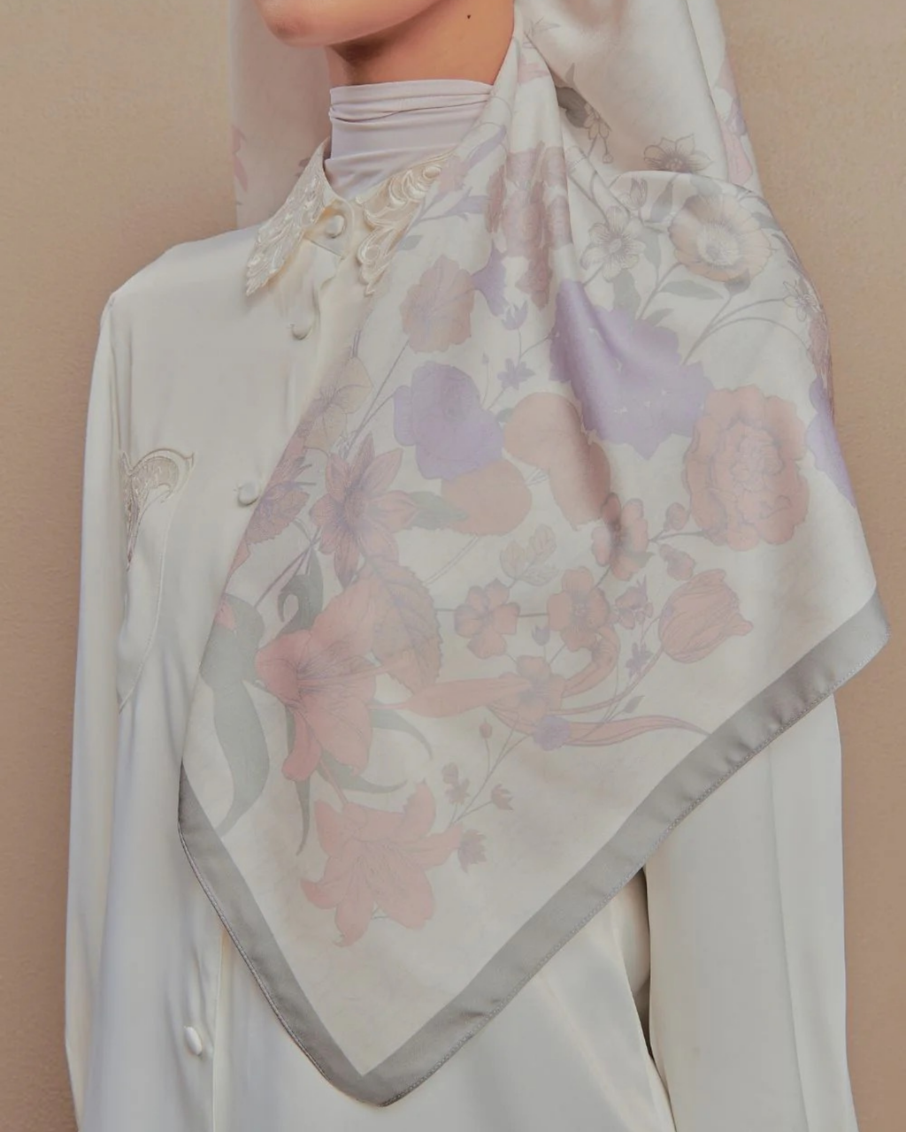 Petrascarves Blossom Raya Collection Square (Greenish Gray)