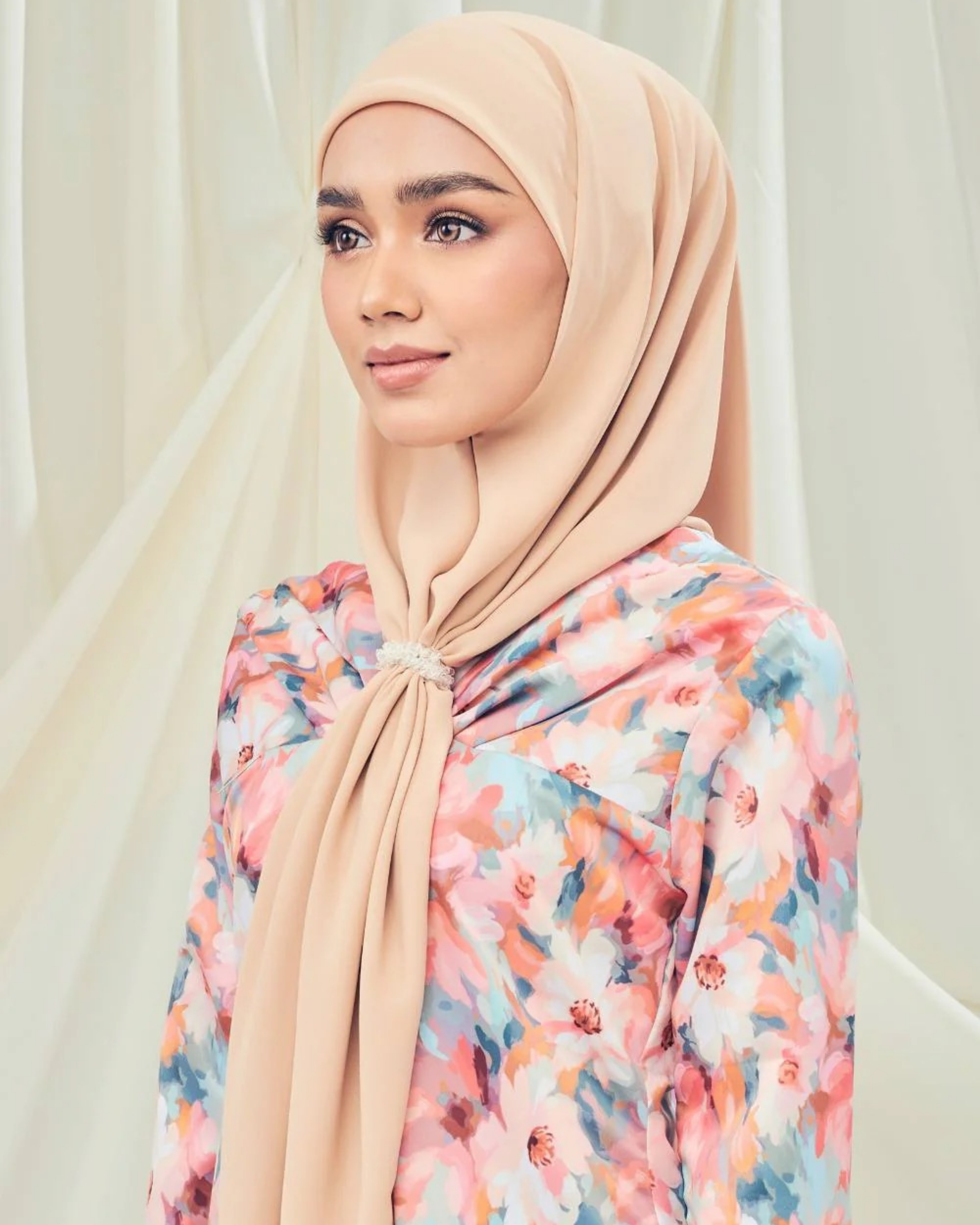 Petrascarves - Alyssa Basics Square (Nude)