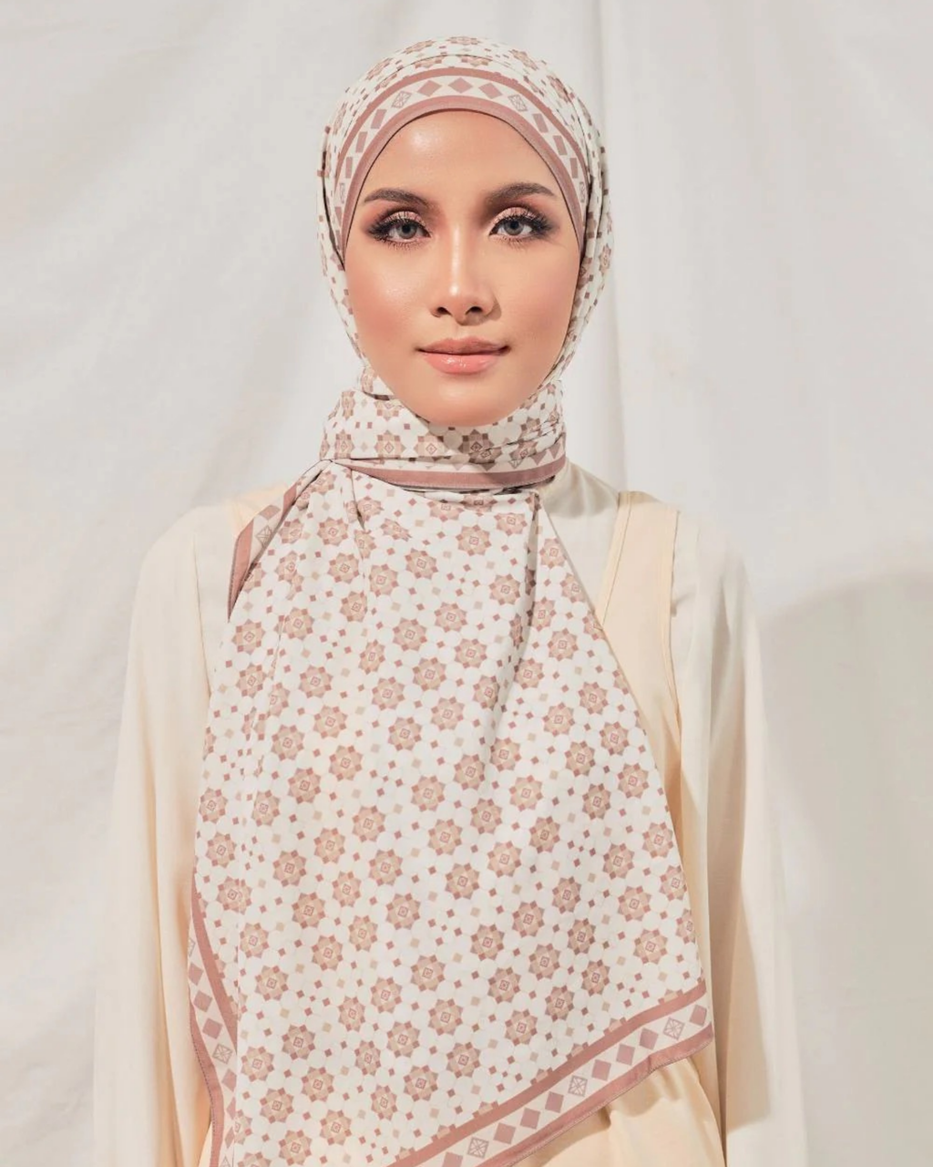 Petrascarves X Syfqhakmr Collection Shawl - Nude & Brown