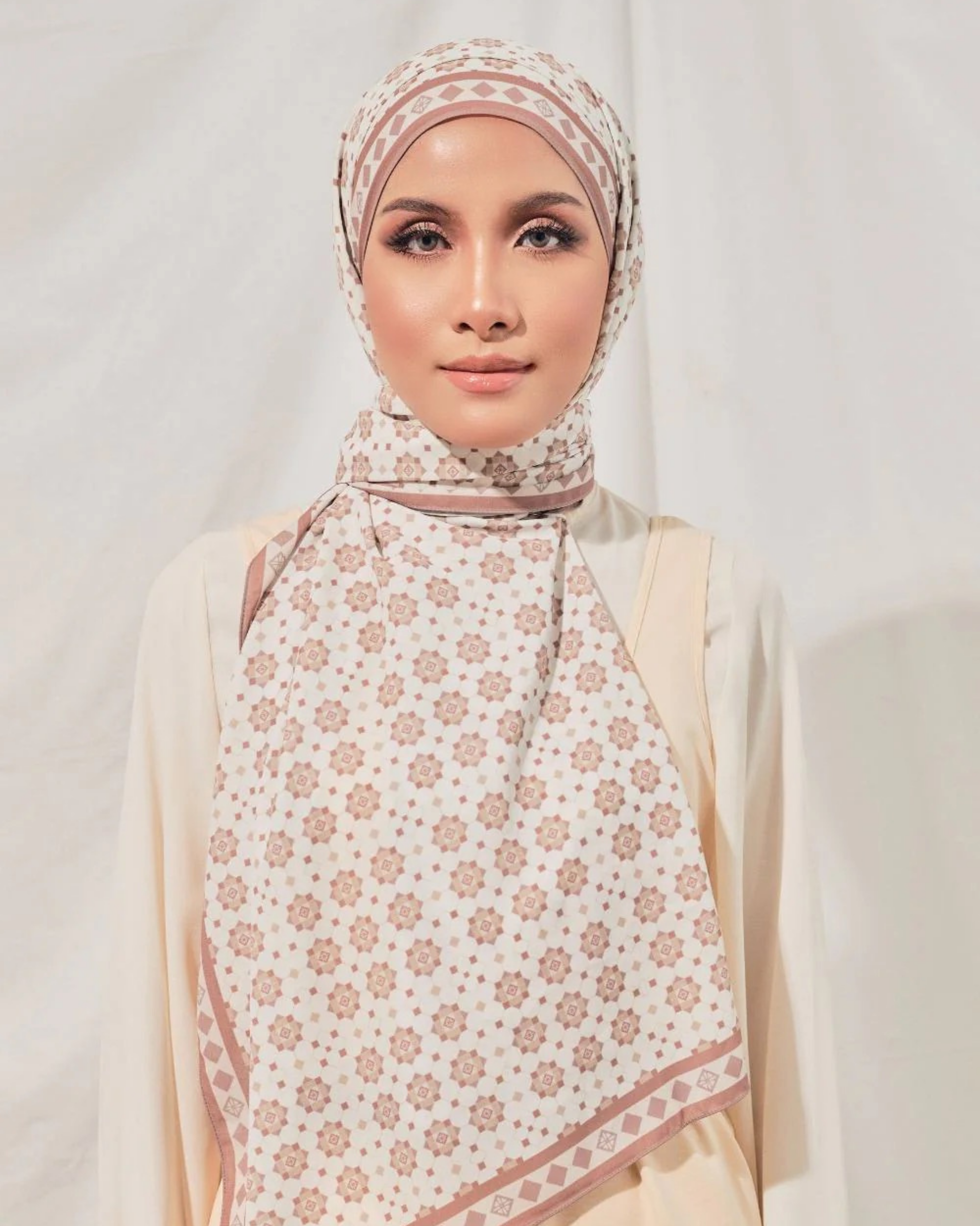 Petrascarves X Syfqhakmr Collection Shawl - Nude & Brown