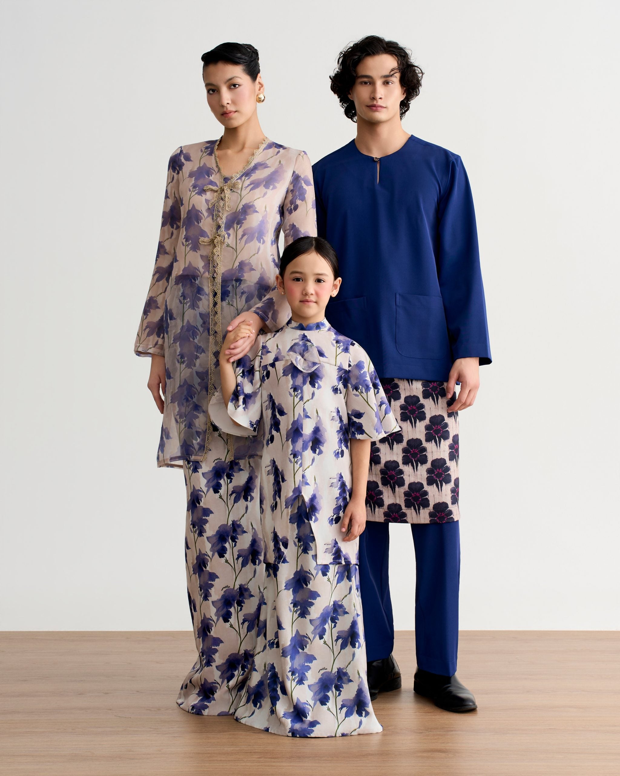 Sireya Organza Long Kebaya