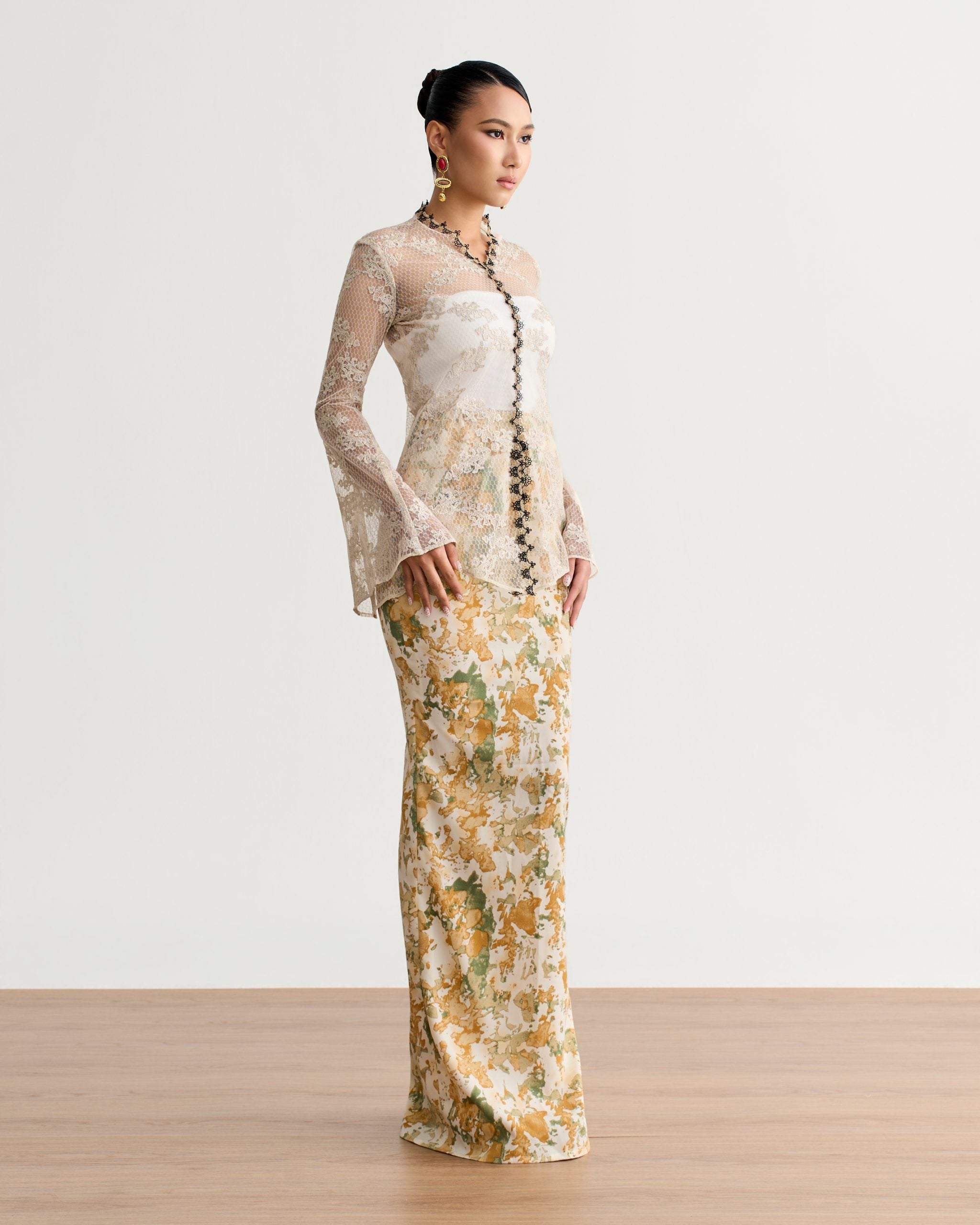 Amaya Kurung Kebaya