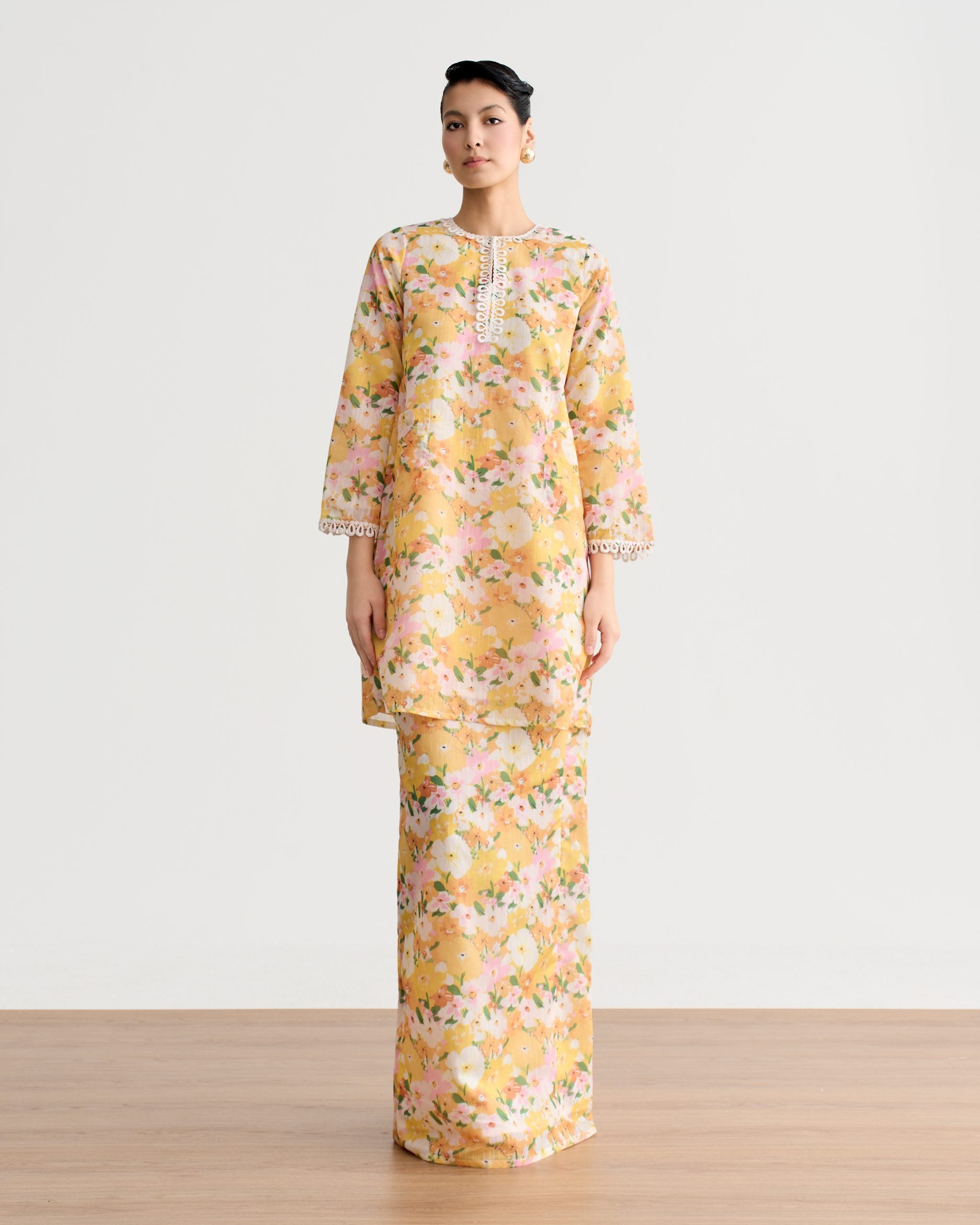 Ophelia Kurung Pahang