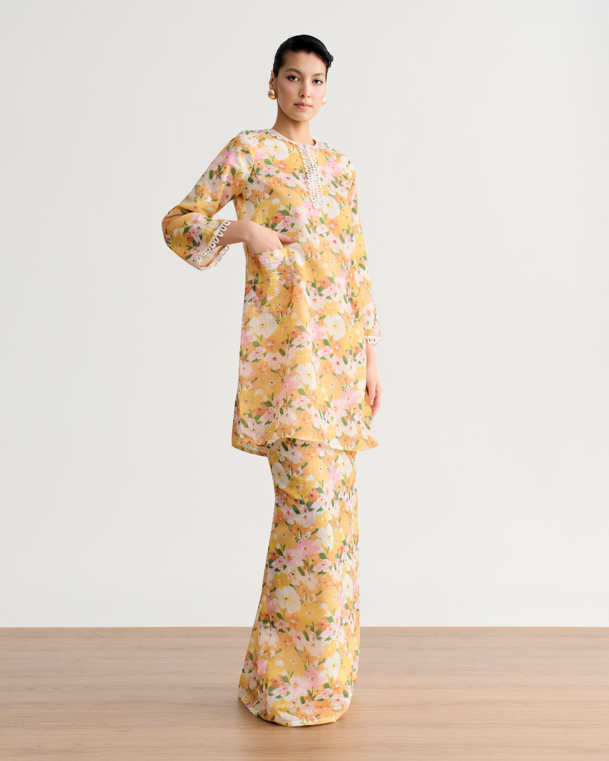 Ophelia Kurung Pahang