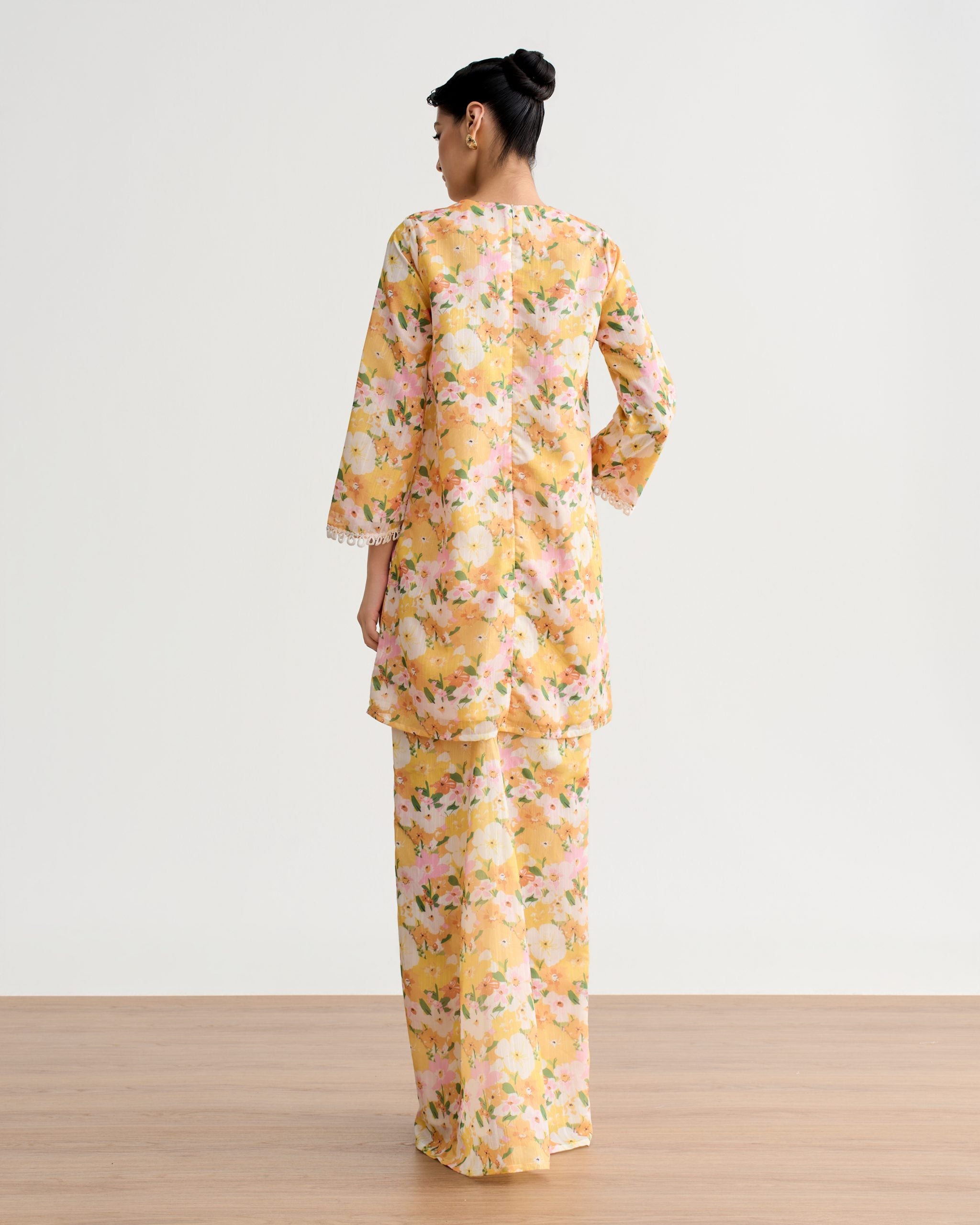 Ophelia Kurung Pahang