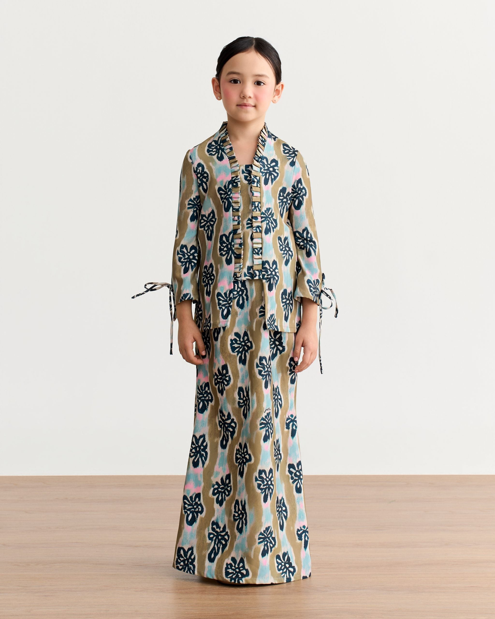 Taneea Ruffled Kebaya Kids