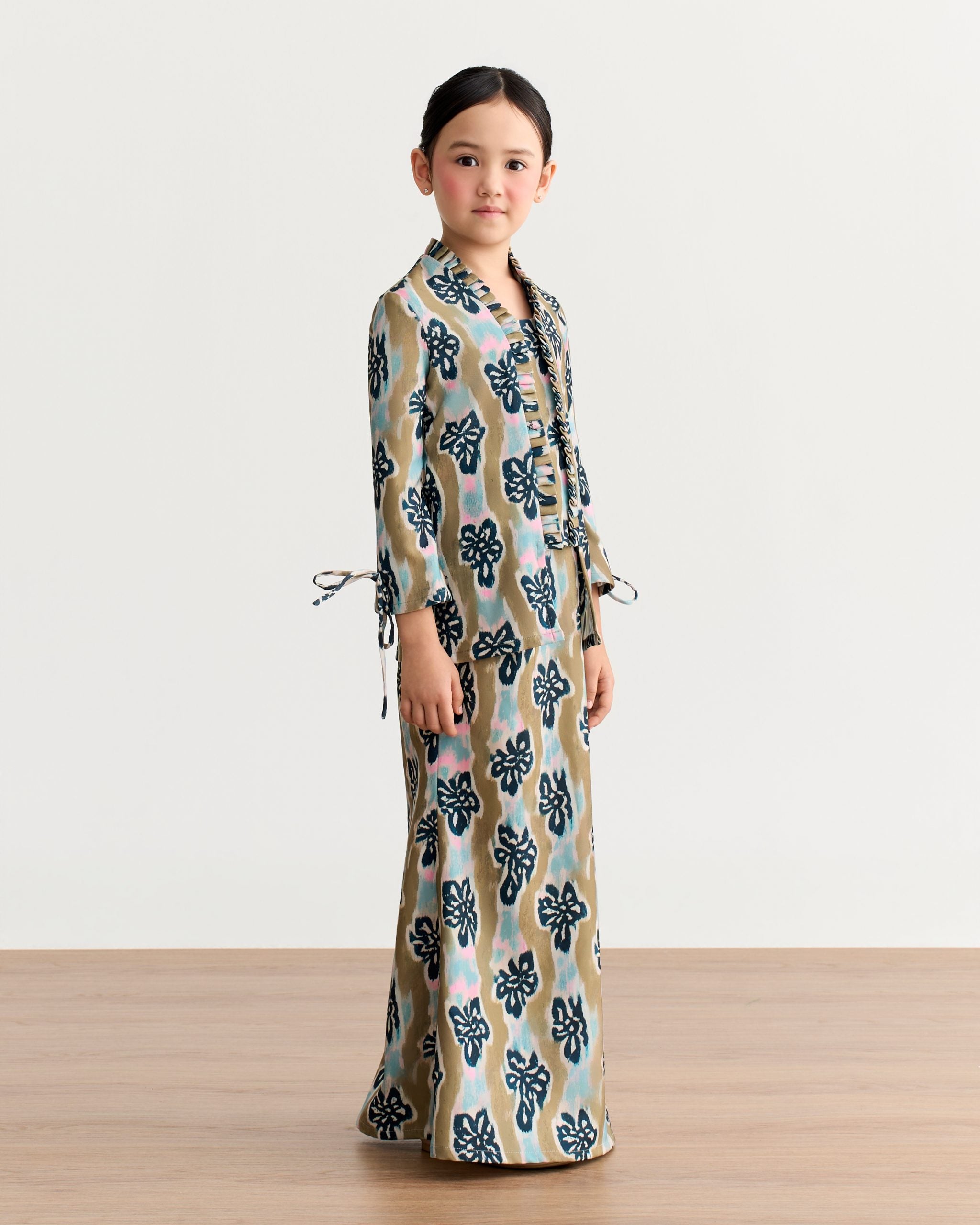 Taneea Ruffled Kebaya Kids