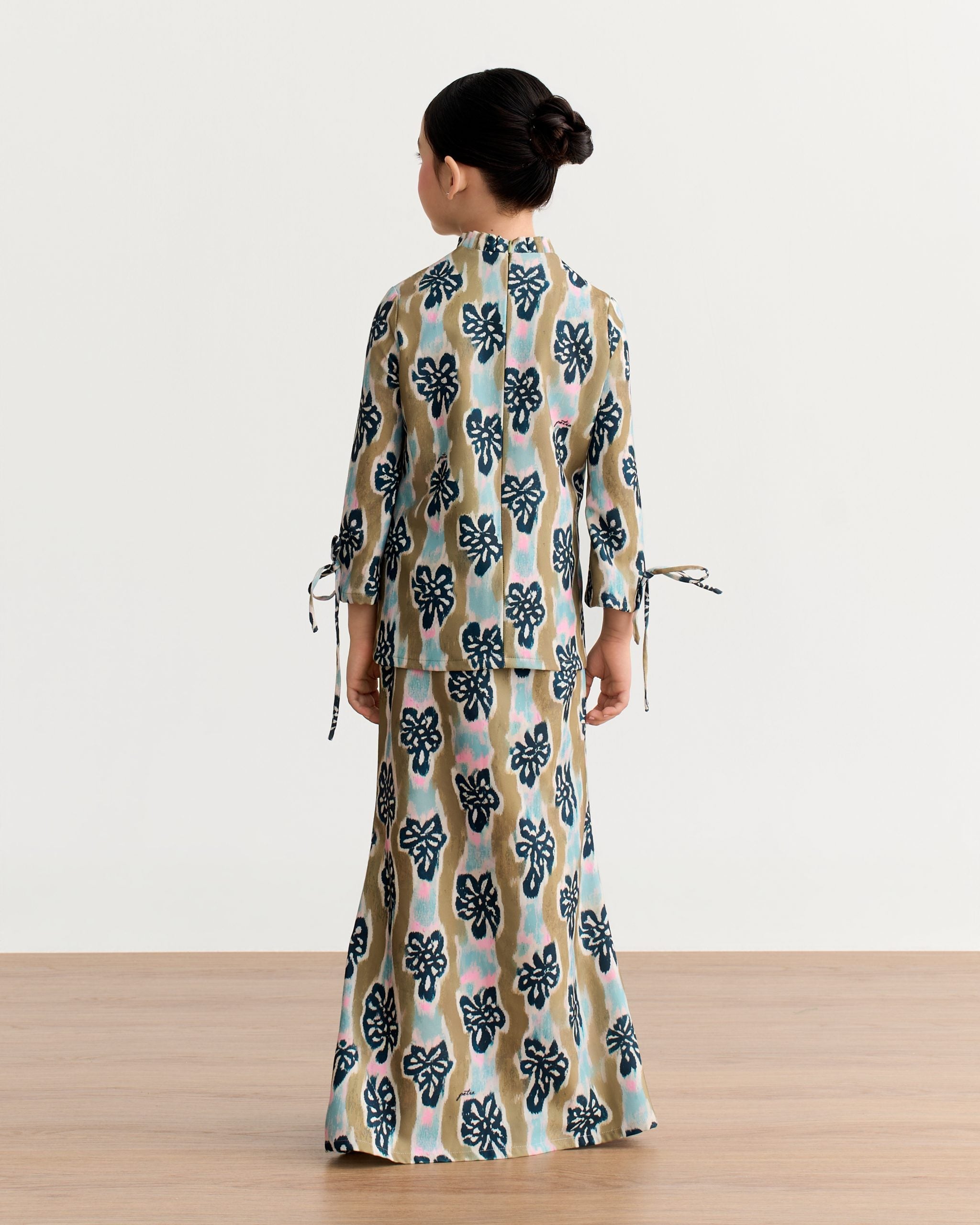 Taneea Ruffled Kebaya Kids
