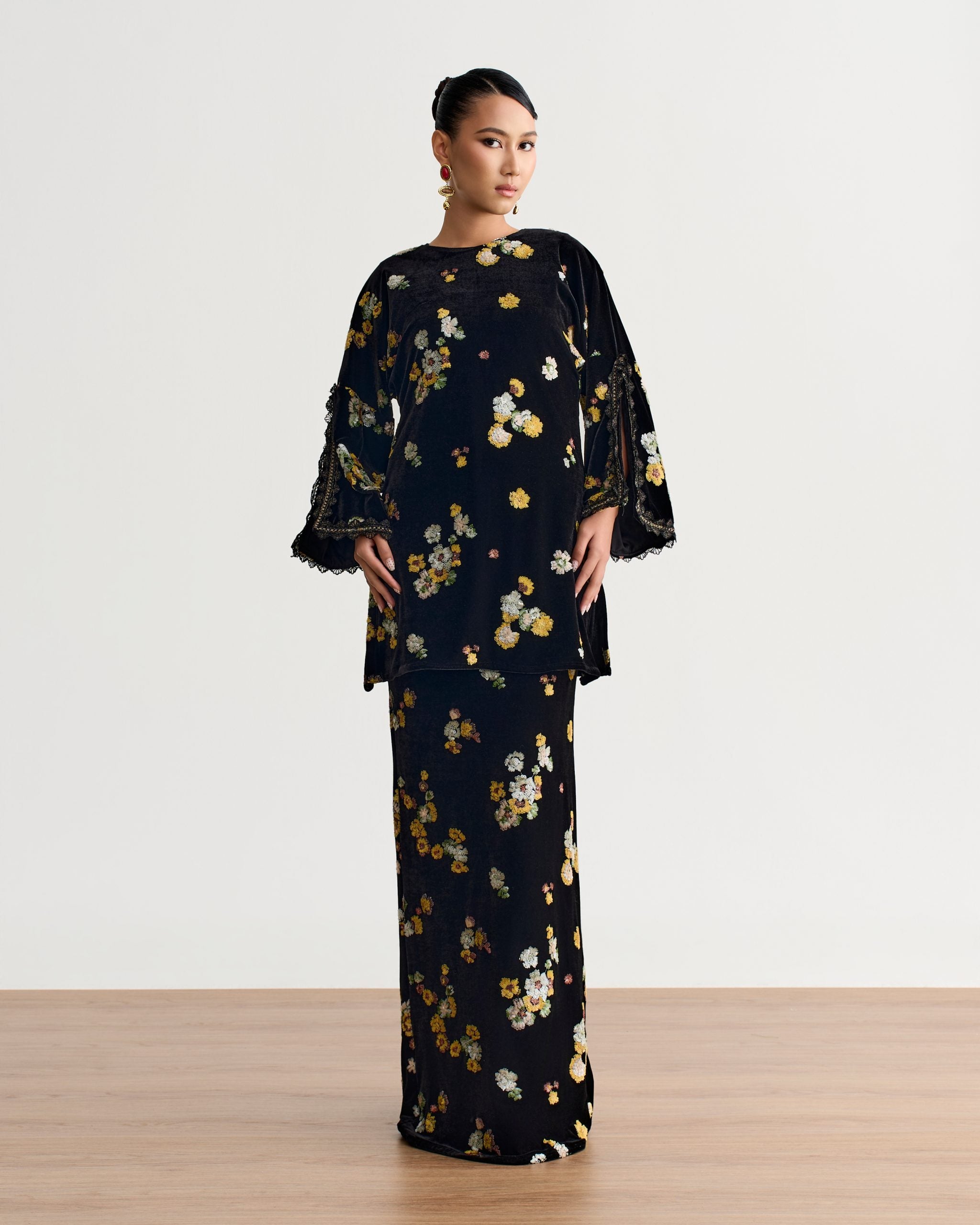 Whitney Sequin Kurung Pahang