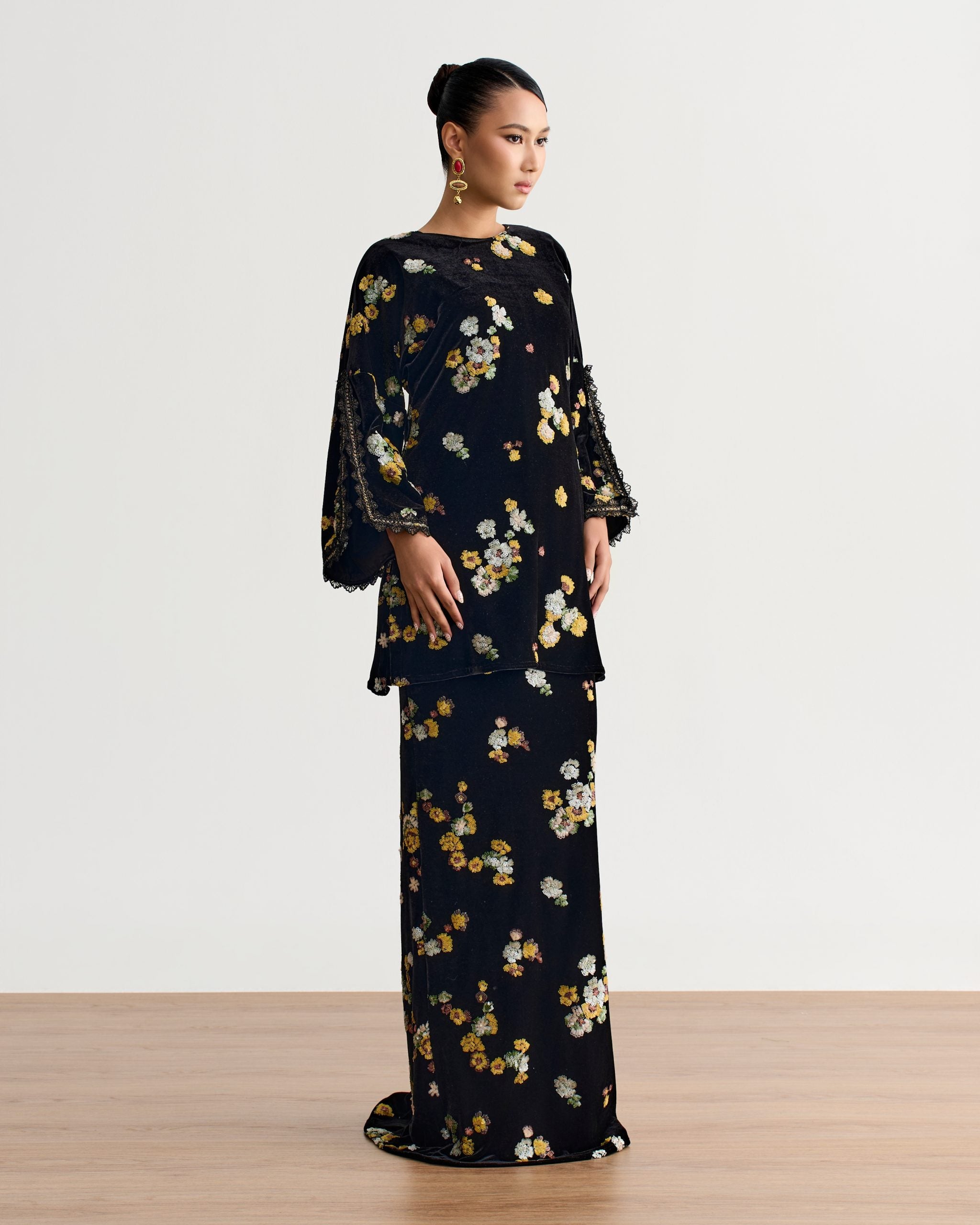 Whitney Sequin Kurung Pahang