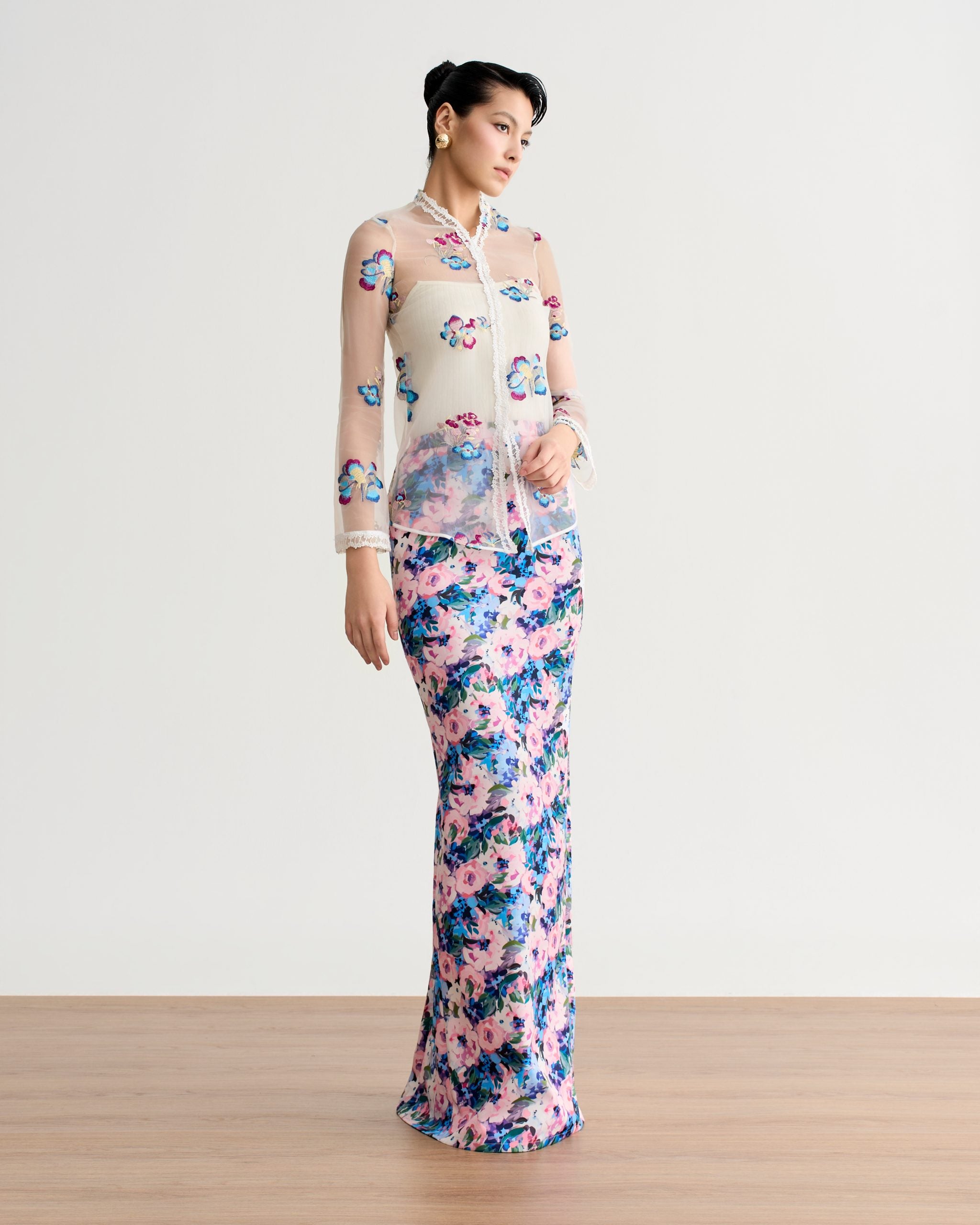Lylia White Trim Organza Kebaya