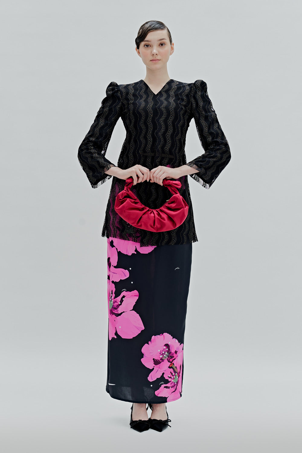 Mimosa Loose Lace Kebaya