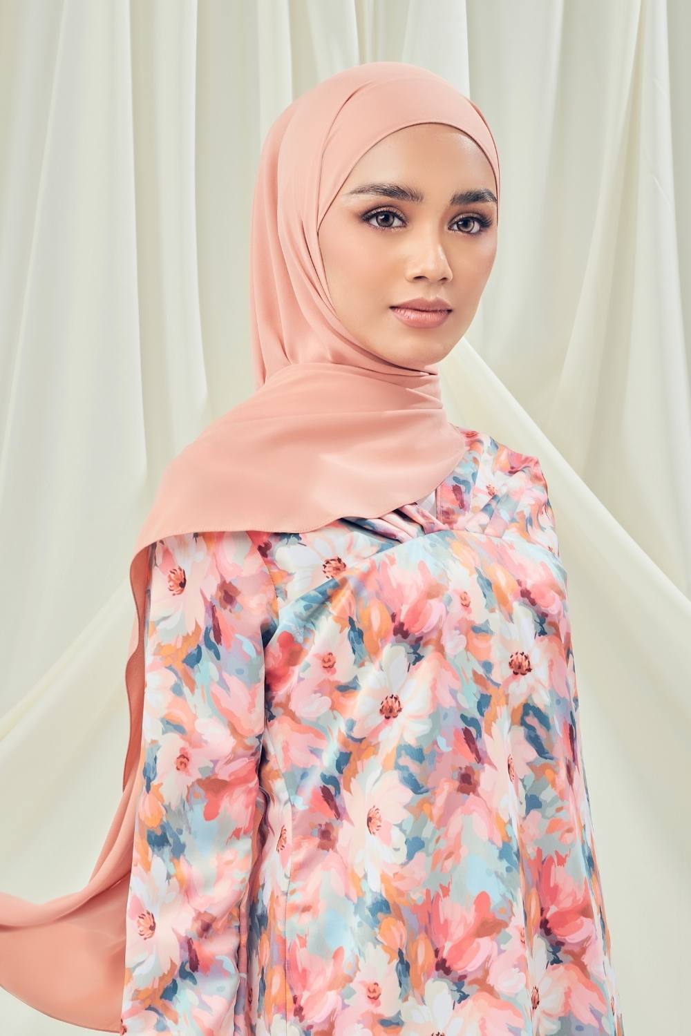 Petrascarves - Alyssa Basics Shawl (Coral)