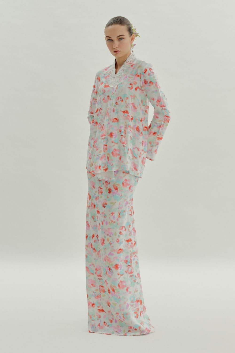 Diyanah Lace Mini Kurung