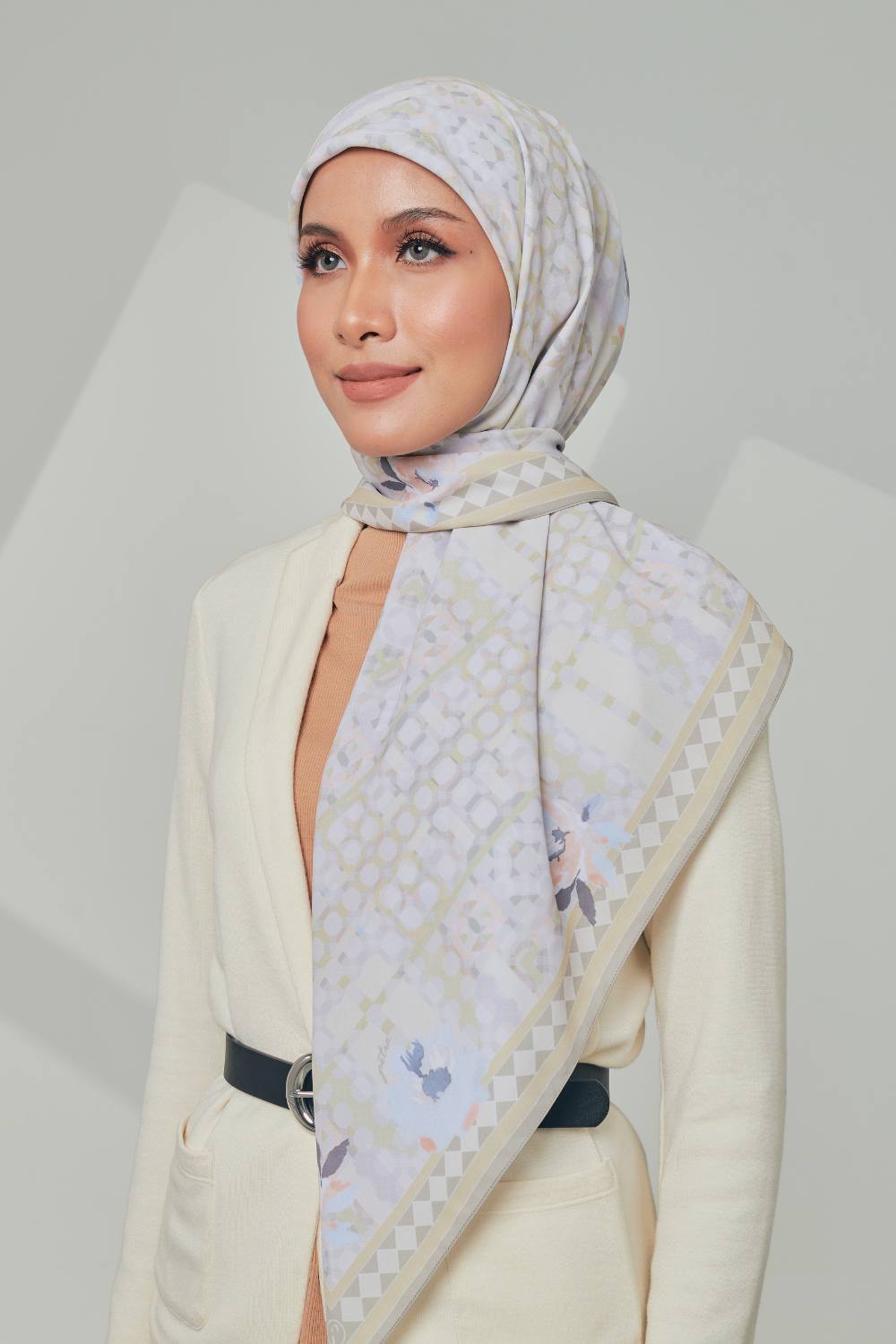 Petrascarves Antalya Collection Square (Green Jade)
