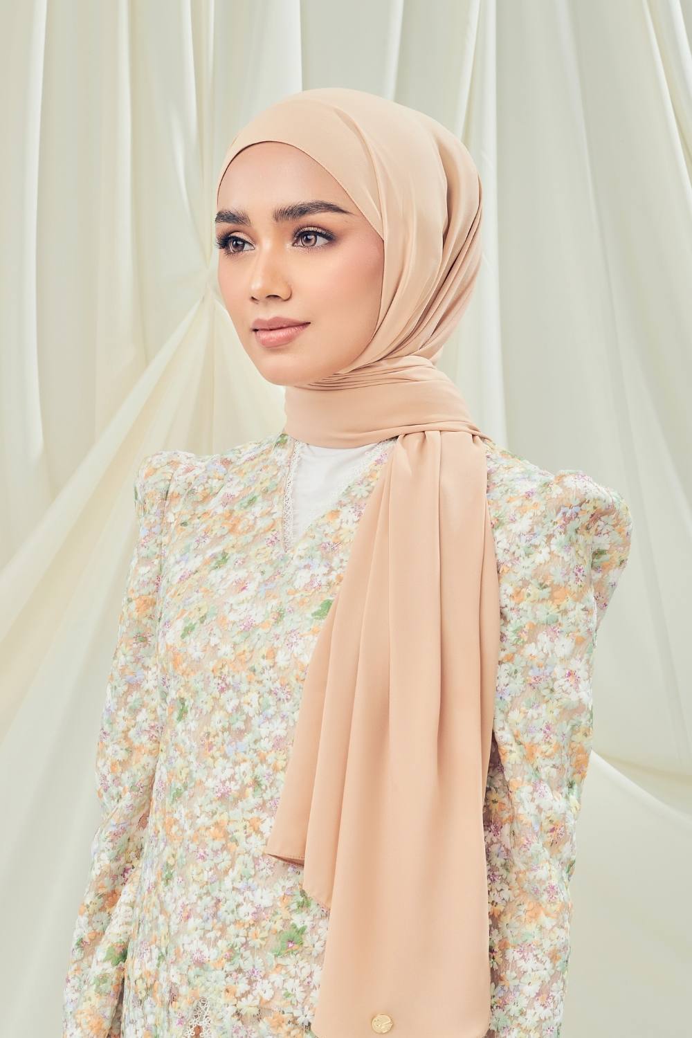 Petrascarves - Alyssa Basics Shawl (Nude)