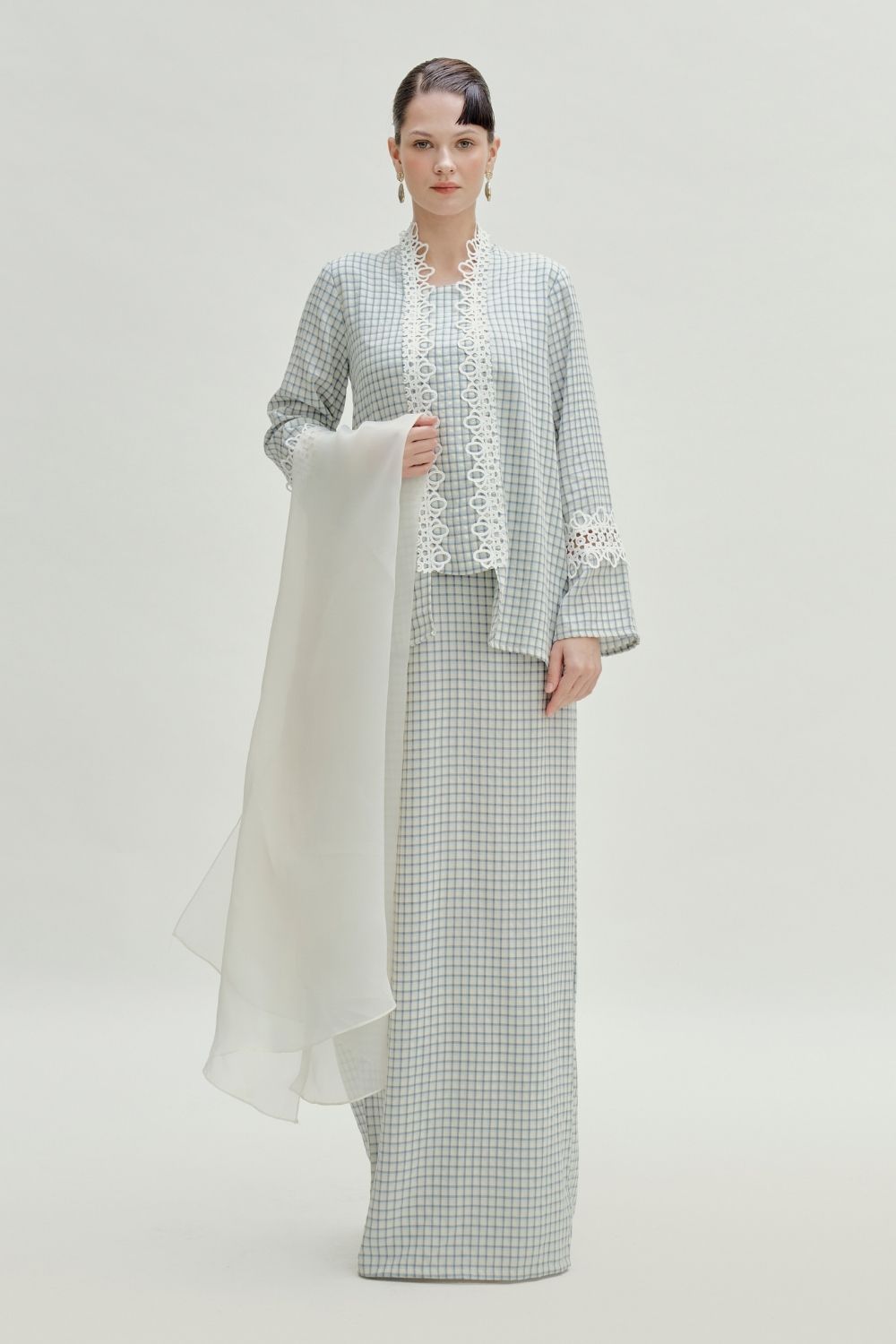 Lilith Essential Lace Kebaya (Navy)
