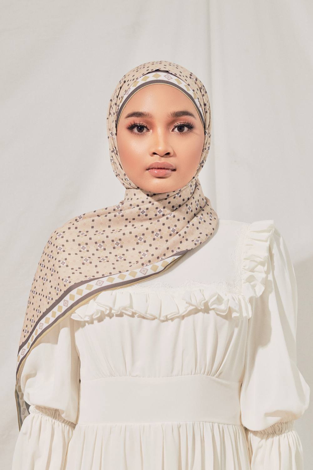 Petrascarves X Syfqhakmr Collection Shawl - Moss Green