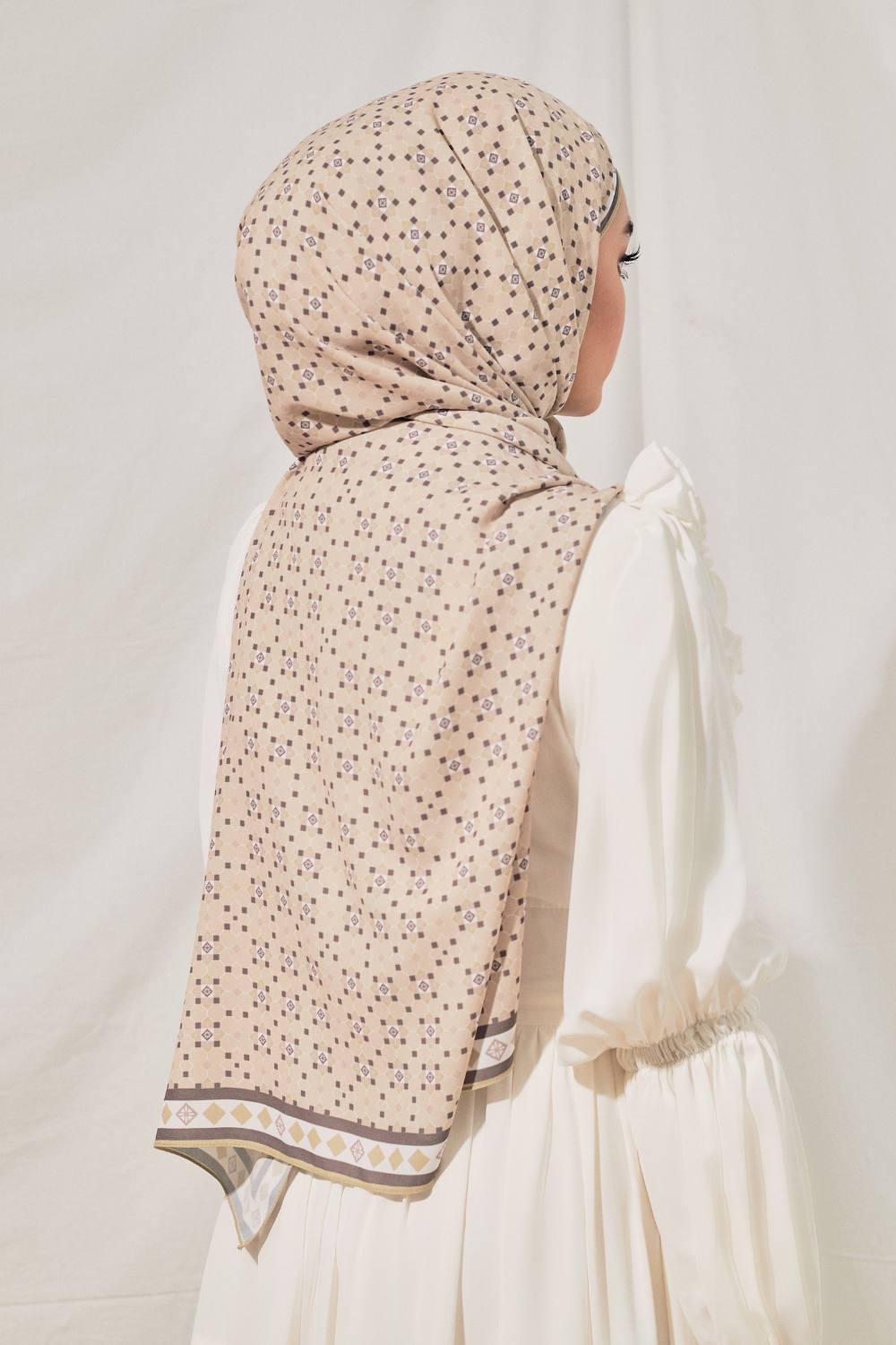 Petrascarves X Syfqhakmr Collection Shawl - Moss Green