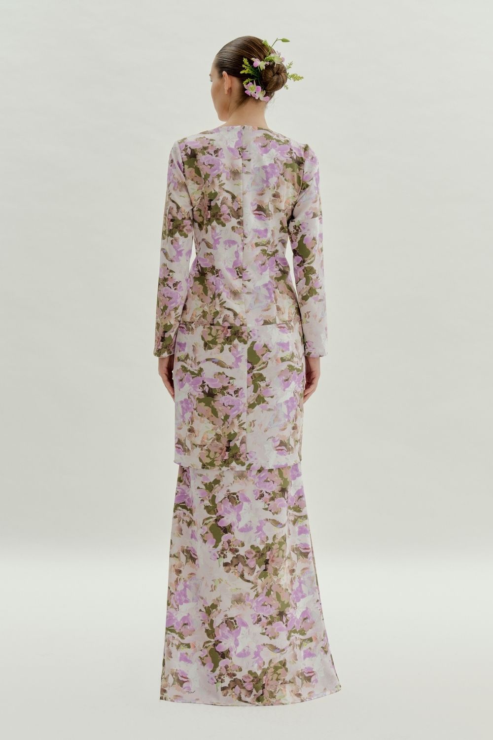 Violet Scallop Modern Kurung With Organza Shawl