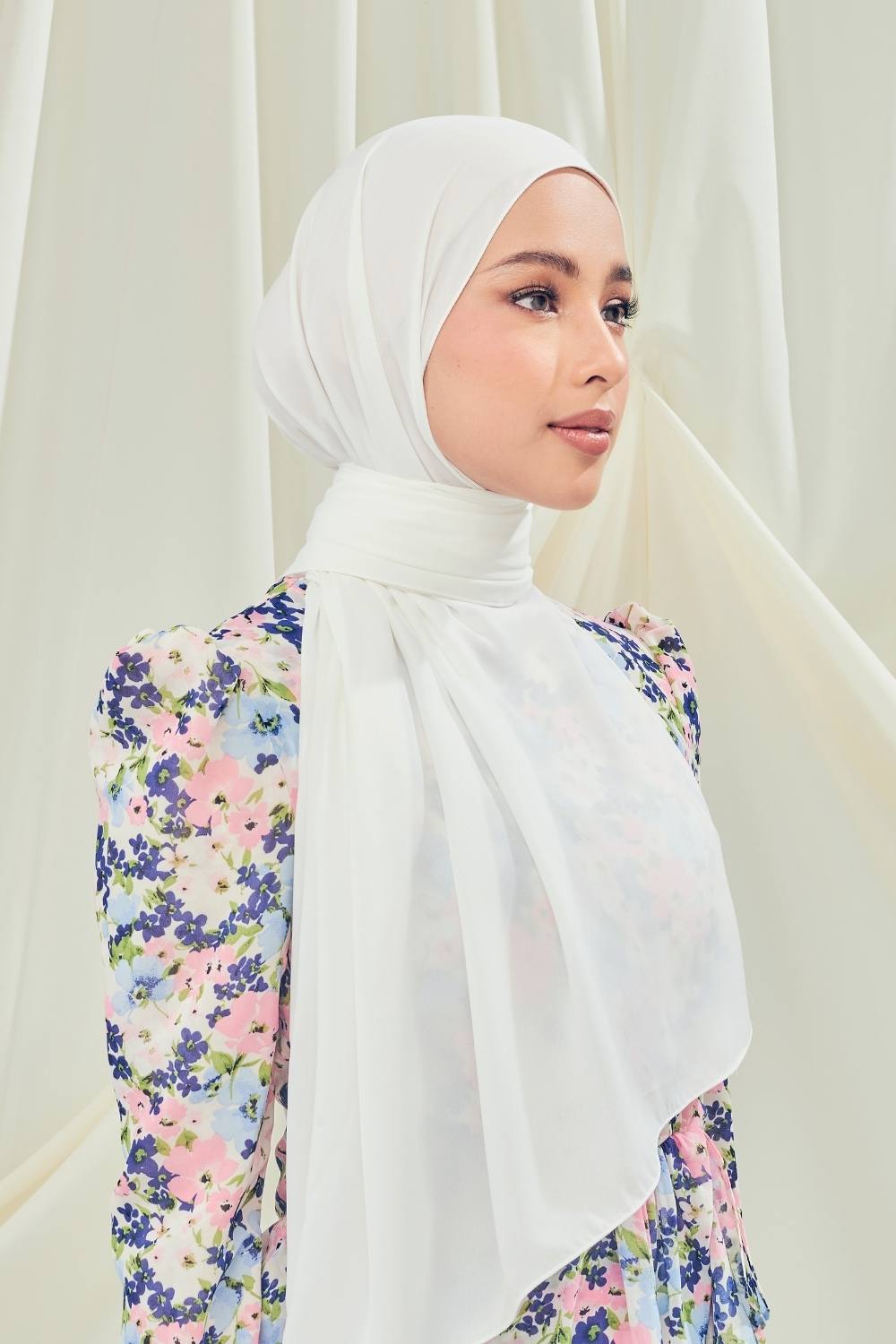 Petrascarves - Alyssa Basics Shawl (Pearly White)