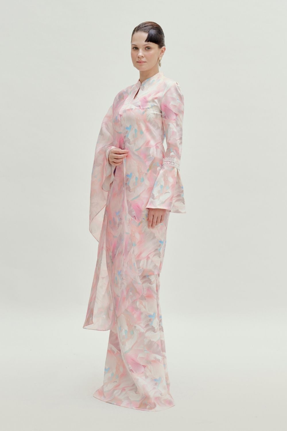 Yolanda Mandarin Modern Kurung With Organza Shawl