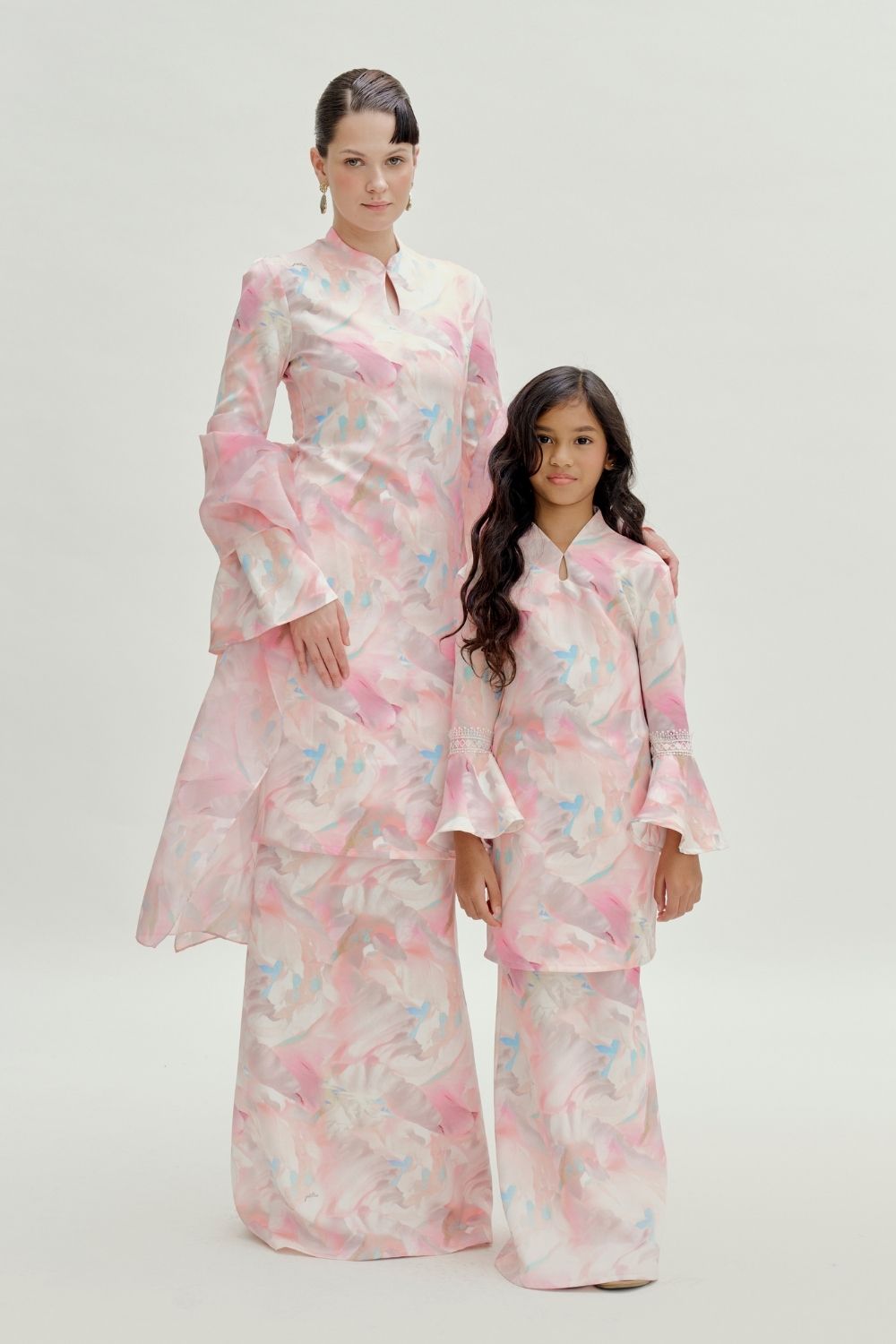 Yolanda Mandarin Modern Kurung With Organza Shawl